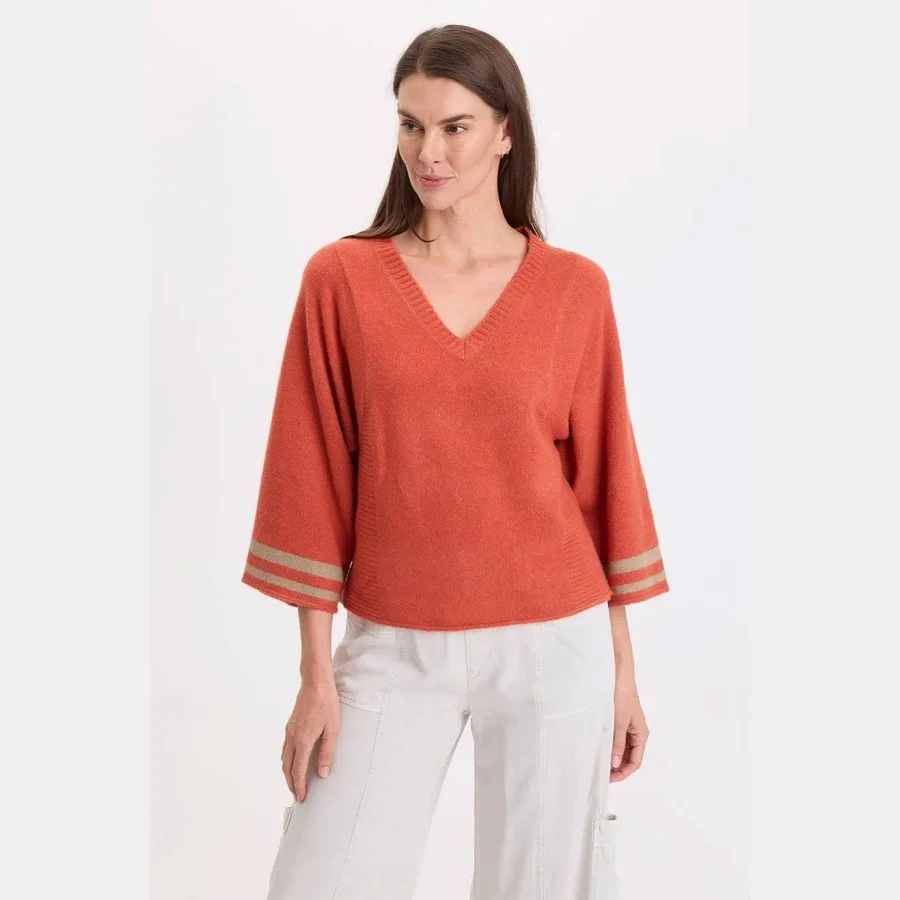 Wearables-jasper-racing-stripe-sweater-roulette-01.jpg