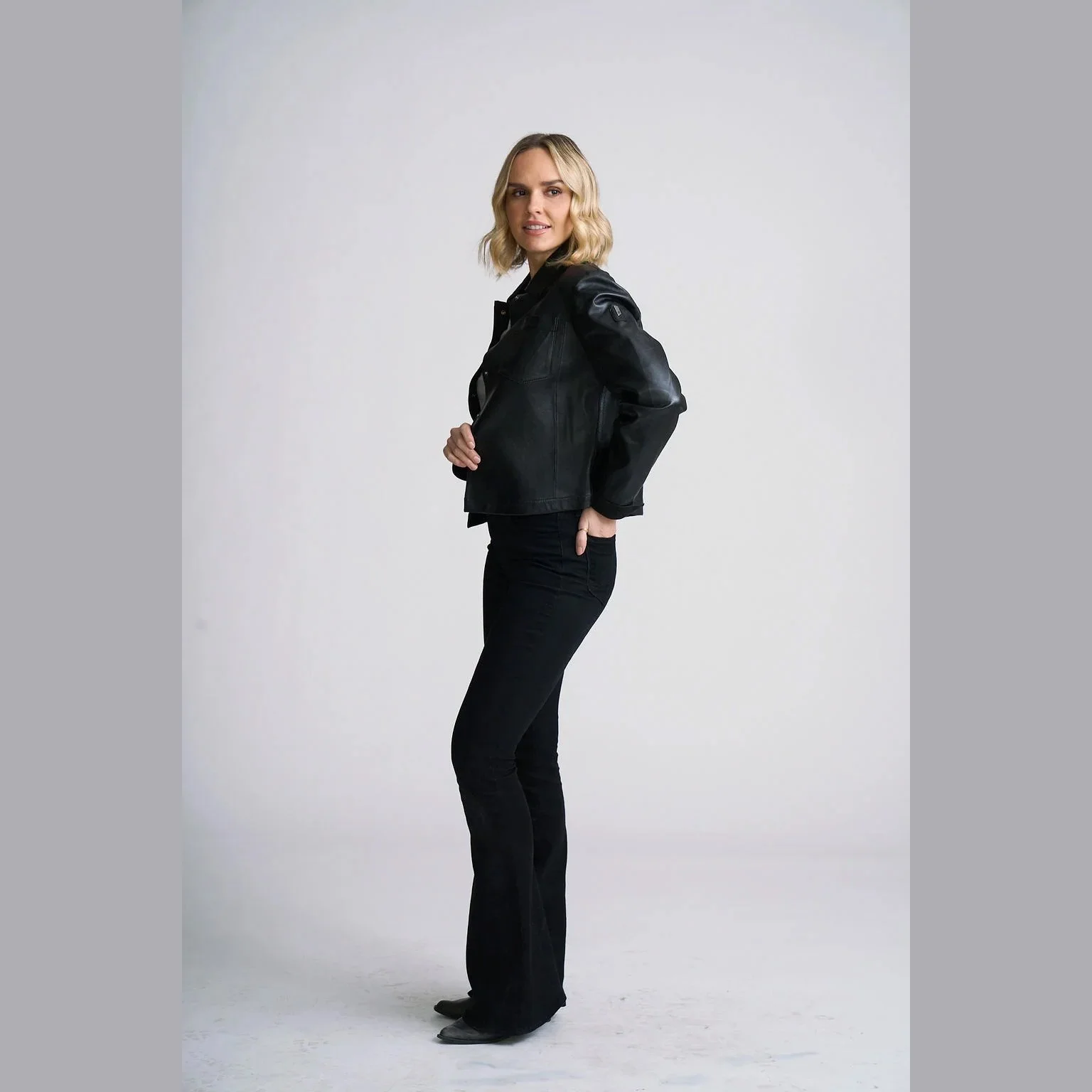 Mauritius-leifei-rf-cropped-leather-jacket-black-03.jpg