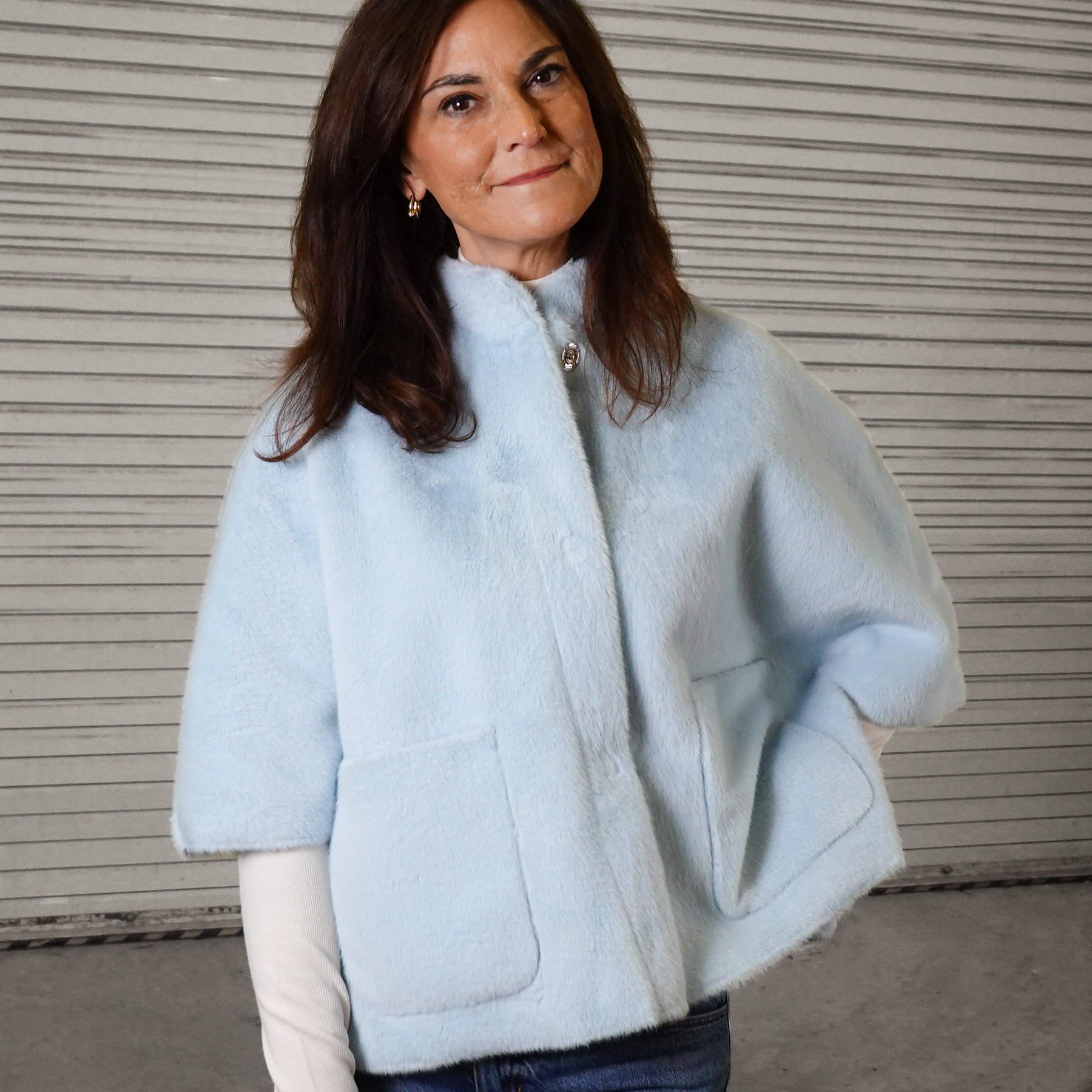 Ivy-Jane-faux-fur-capelet-blue-01.jpg