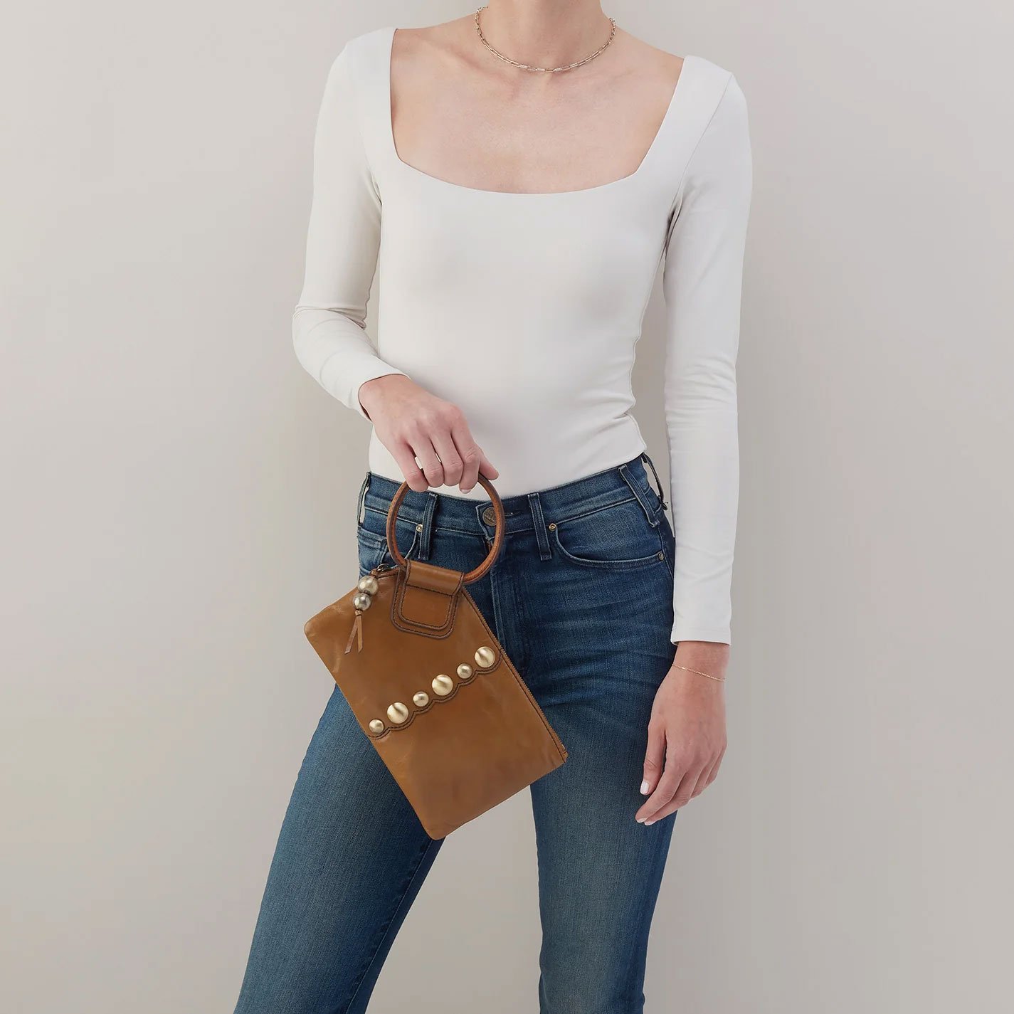 Hobo-sable-wristlet-truffle-02.jpg
