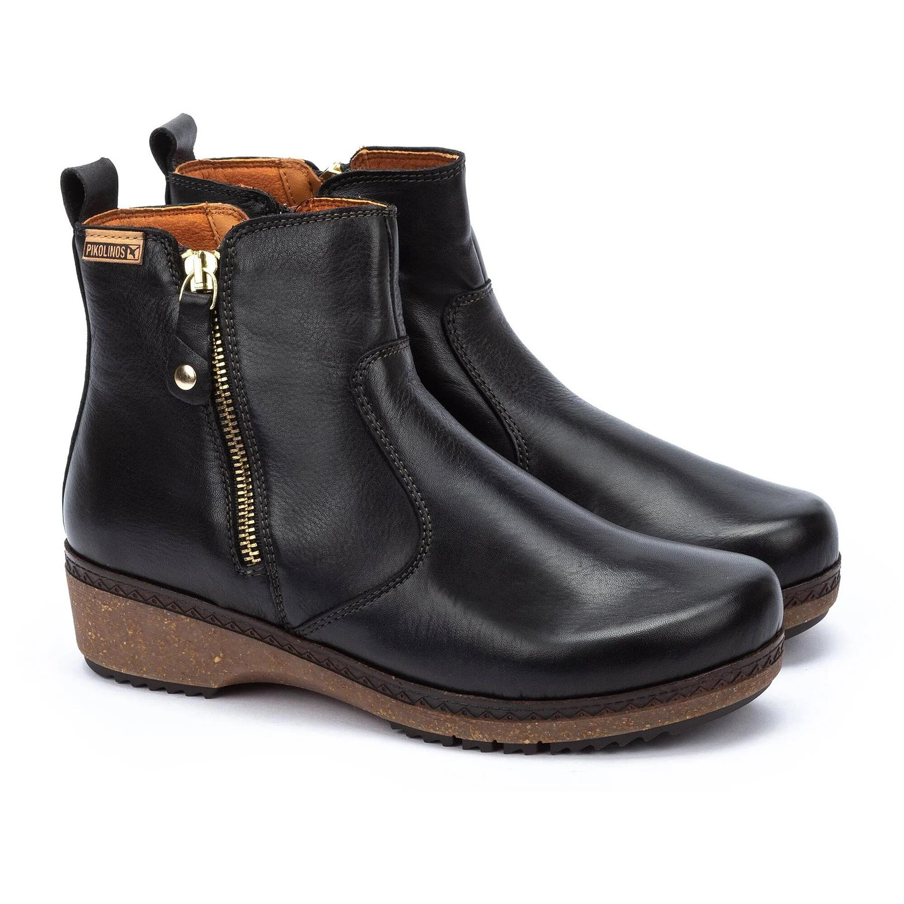 Pikolinos-granada-ankle-boot-black-01.jpg
