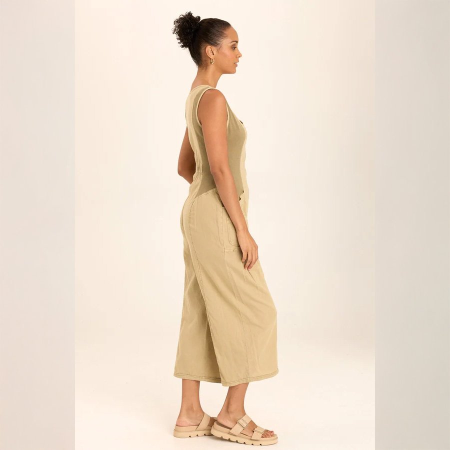 Wearables-macgowan-linen-cargo-tank-jumpsuit-linwood-sands-02.jpg