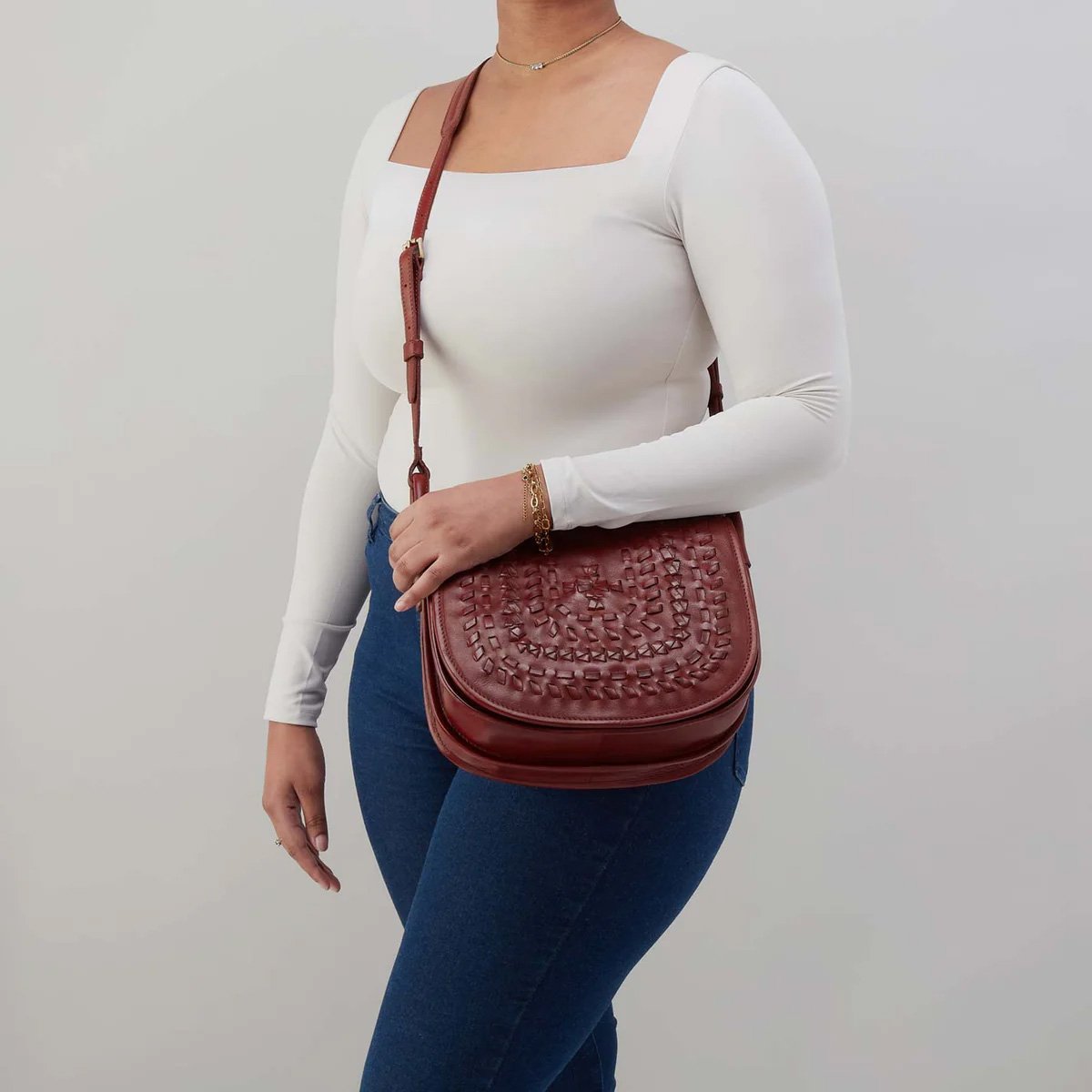 Hobo-Handbags-kiva-large-crossbody-chestnut-03.jpg