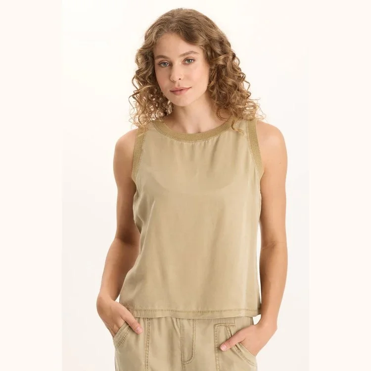 The katrine soft twill elevated tank in bistro pigment by XCVI