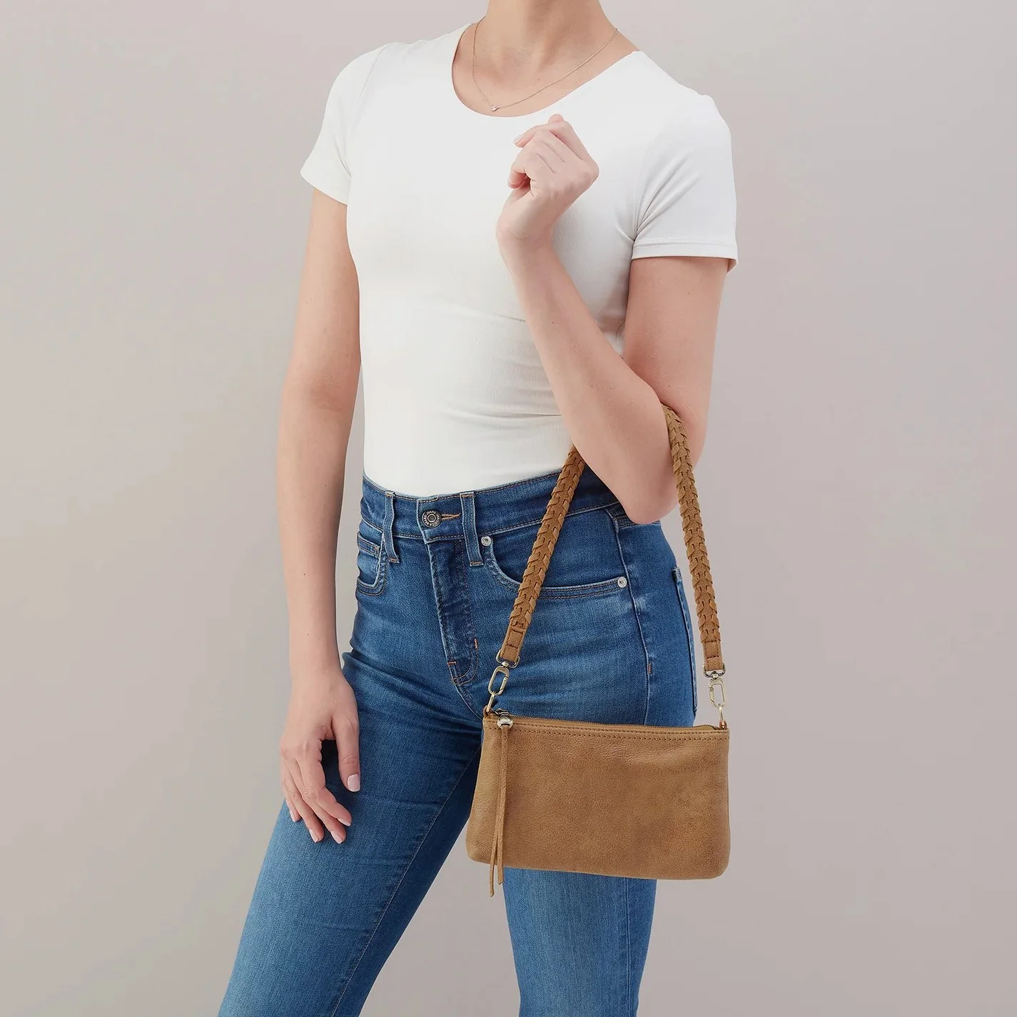 Hobo-darcy-crossbody-whiskey-04.jpg