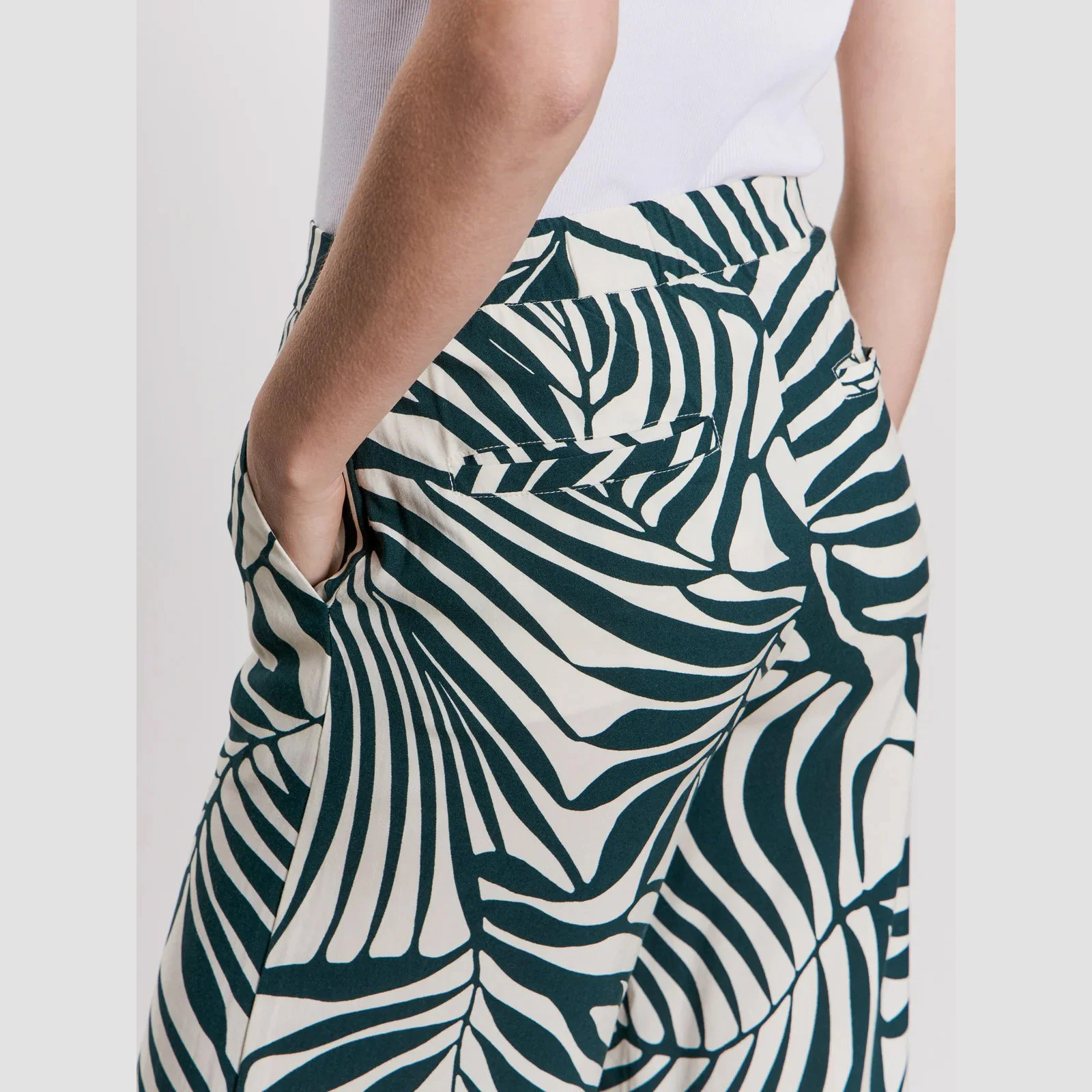 Sanctuary Clothing-the soft trouser in green oasis print/color combination