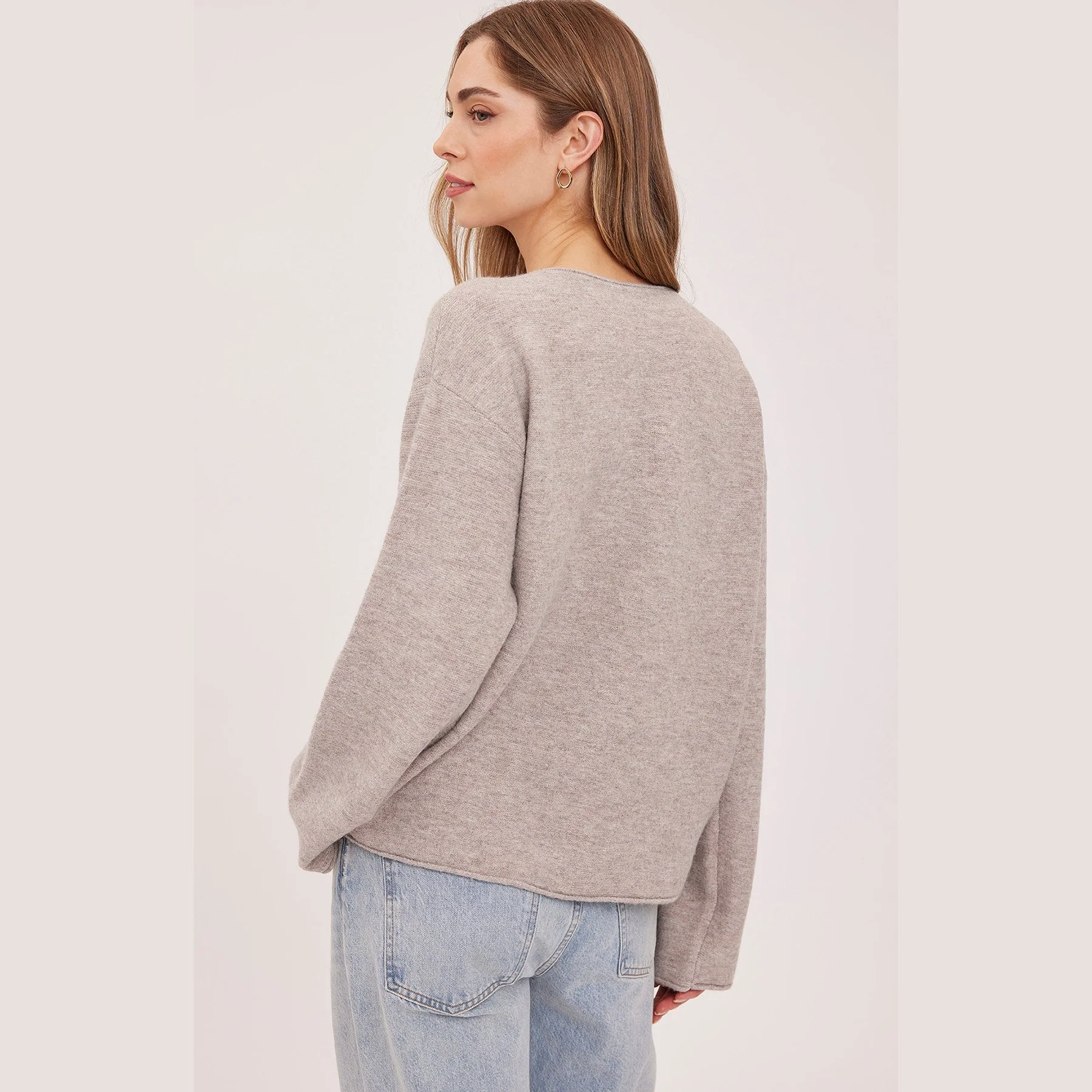 Gentle-Fawn-annalise-vneck-sweater-heather-latte-03.jpg