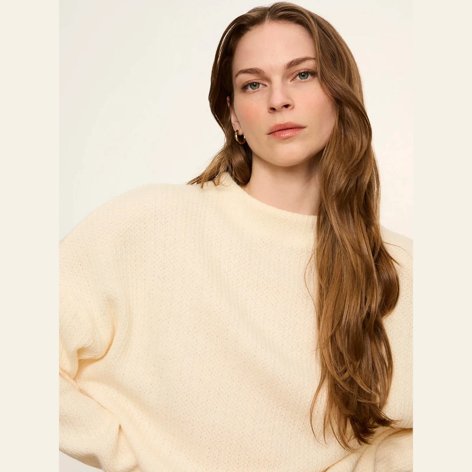 Sanctuary-ribbed-dolman-sweatshirt-bone-05.jpg