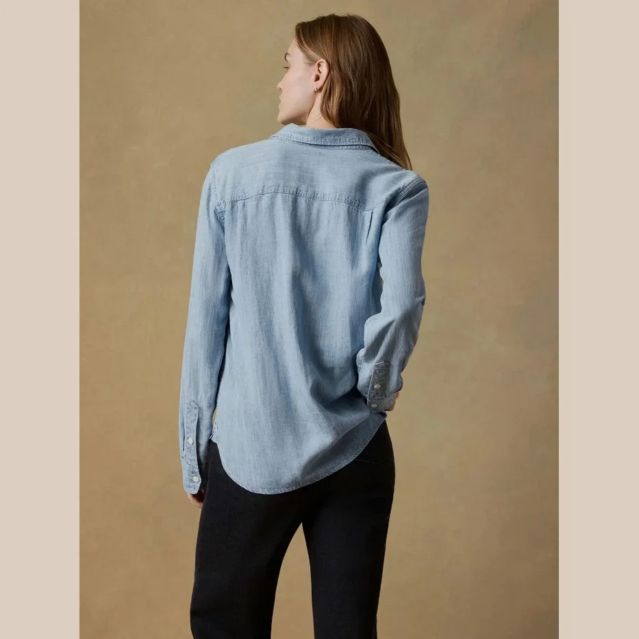 Faherty-tried-and-true-chambray-classic-shirt-mid-wash-04.jpg