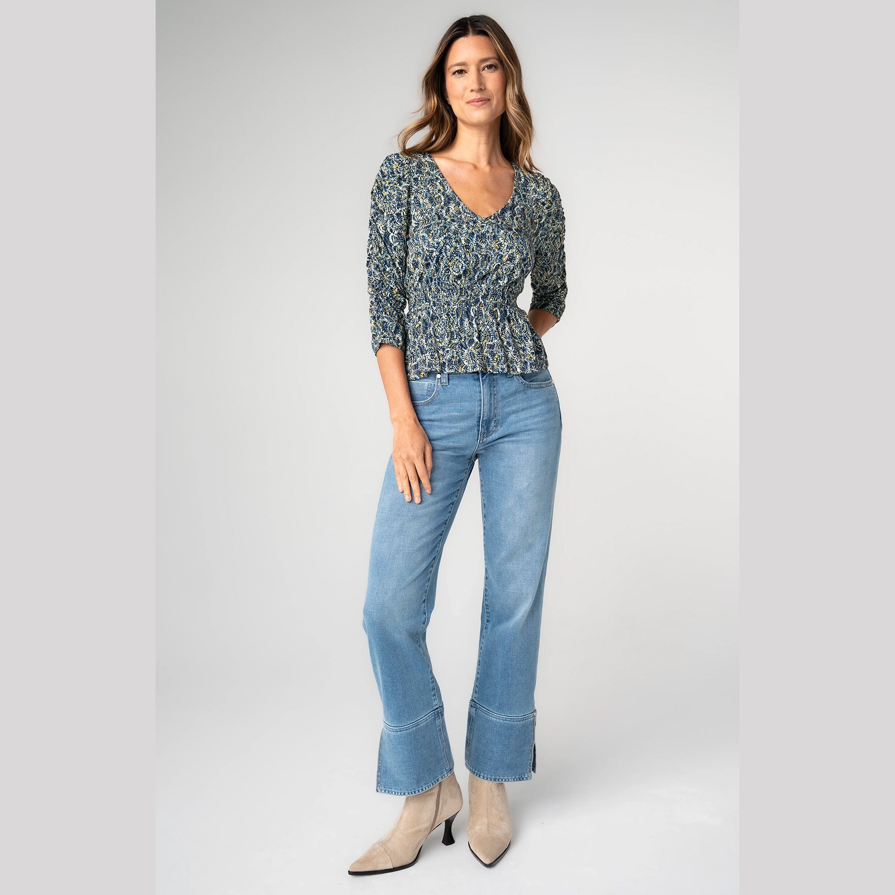 Liverpool-three-quarter-ruched-sleeve-vneck-knit-top-navy-gold-multi-print-04.jpg