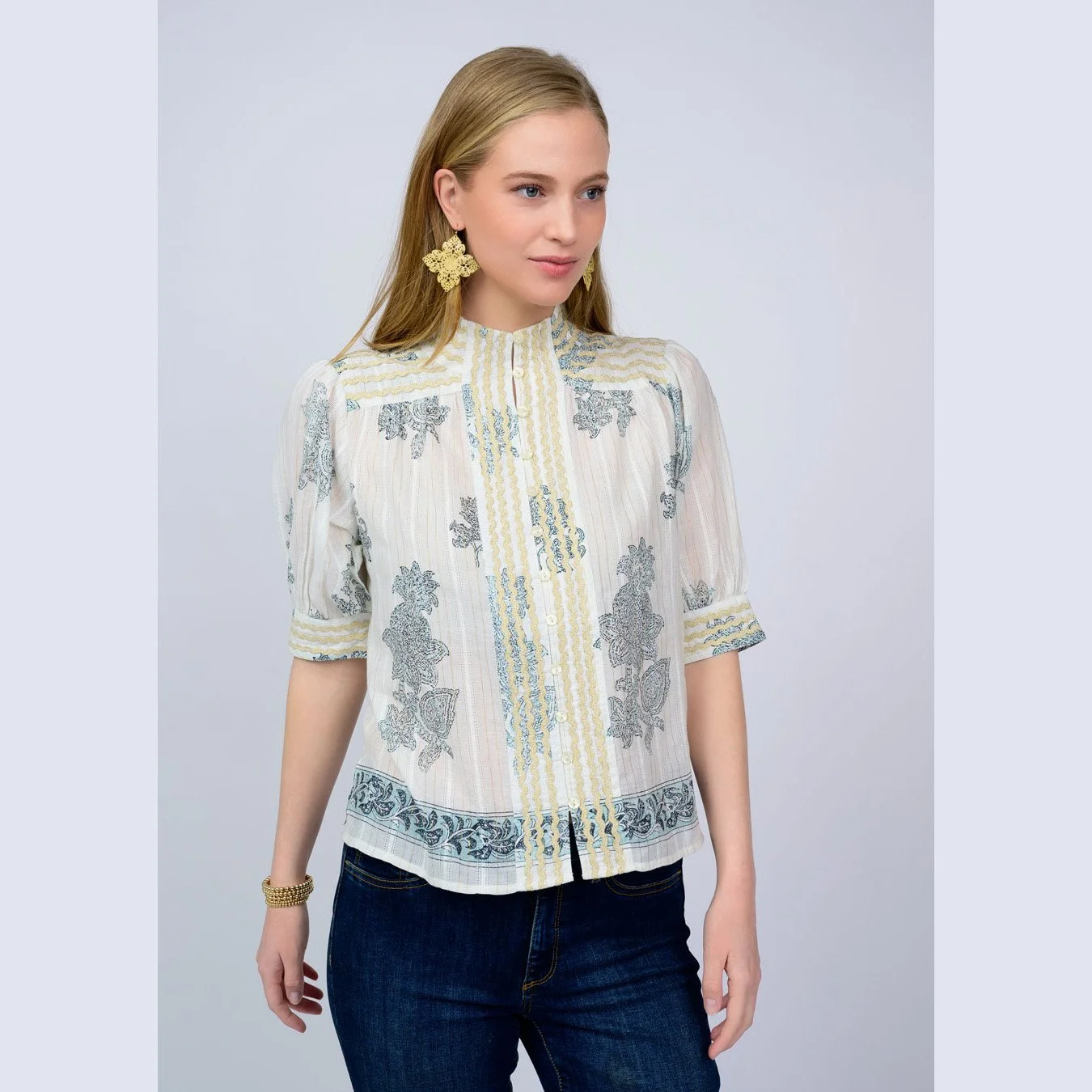 The metallic trim paisley top by Ivy Jane in ivory