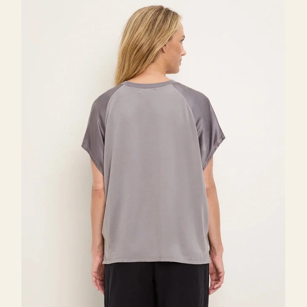 Michael-Stars-flow-satin-tee-thunder-03.jpg