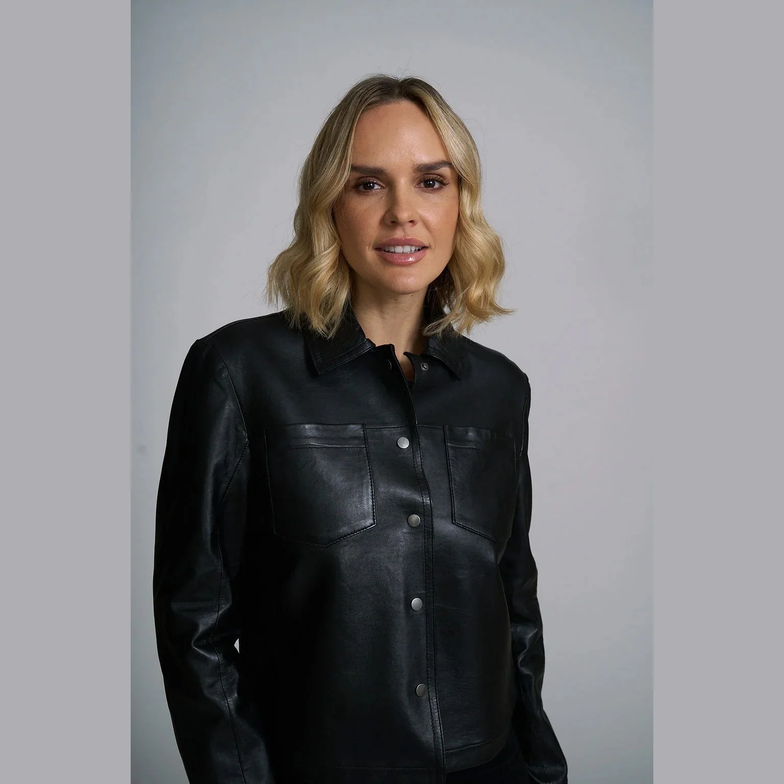 Mauritius-leifei-rf-cropped-leather-jacket-black-01.jpg