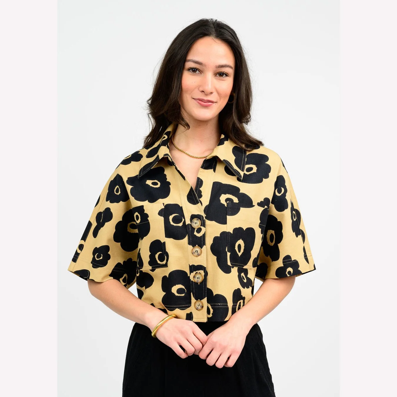 The crop pop flower jacket by Ivy Jane in khaki color