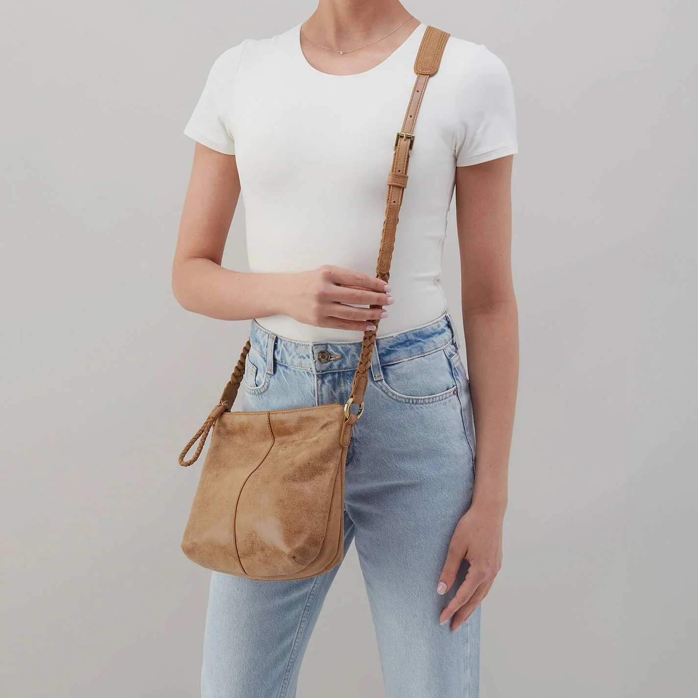 Hobo-lasso-medium-crossbody-whiskey-02.jpg