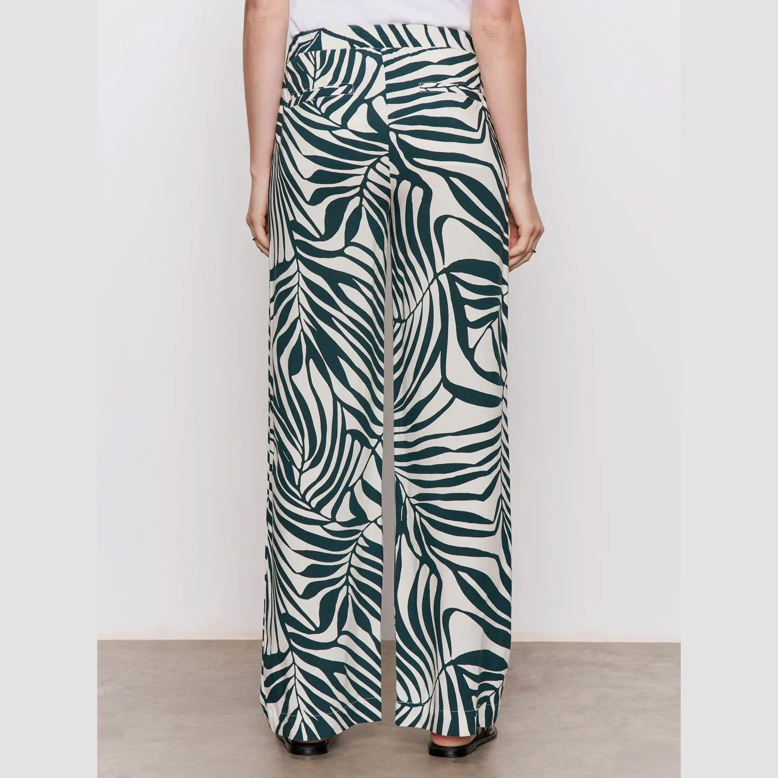Sanctuary Clothing-the soft trouser in green oasis print/color combination