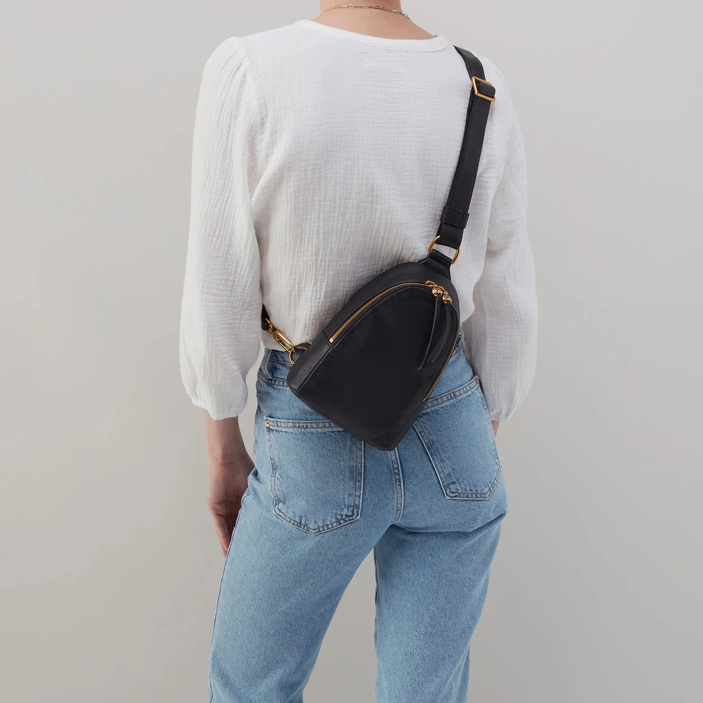 Hobo-fern-sling-bag-black-03.jpg