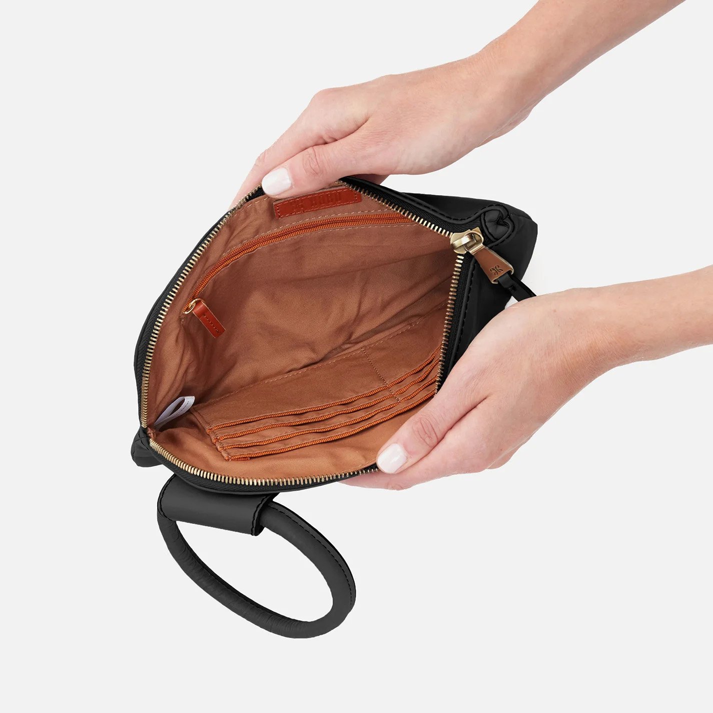 Hobo-sable-wristlet-black-03.jpg