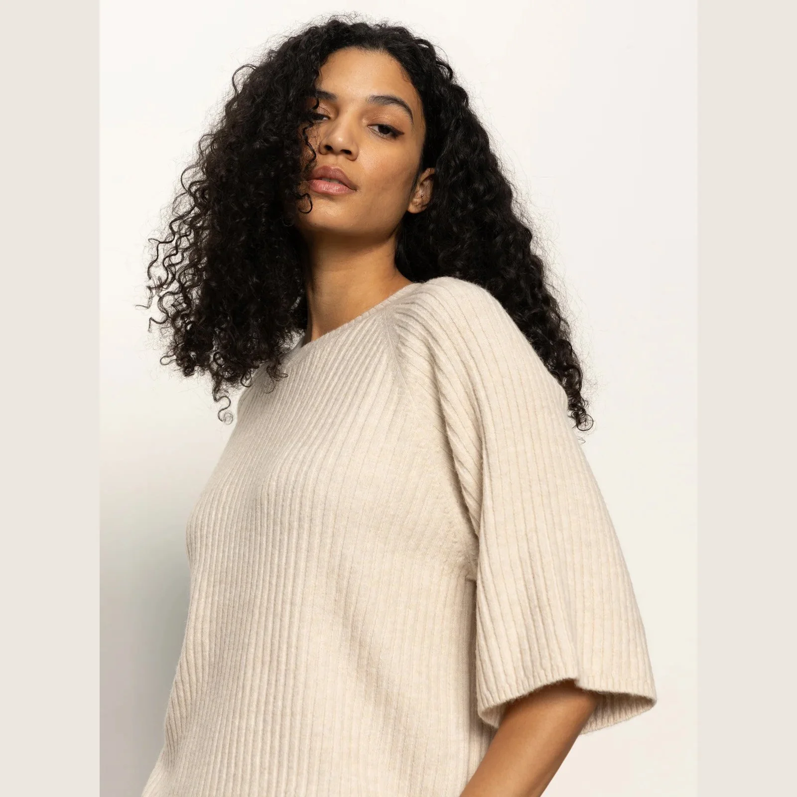 The ribbed sweater tee by Sanctuary Clothing in mother of pearl color