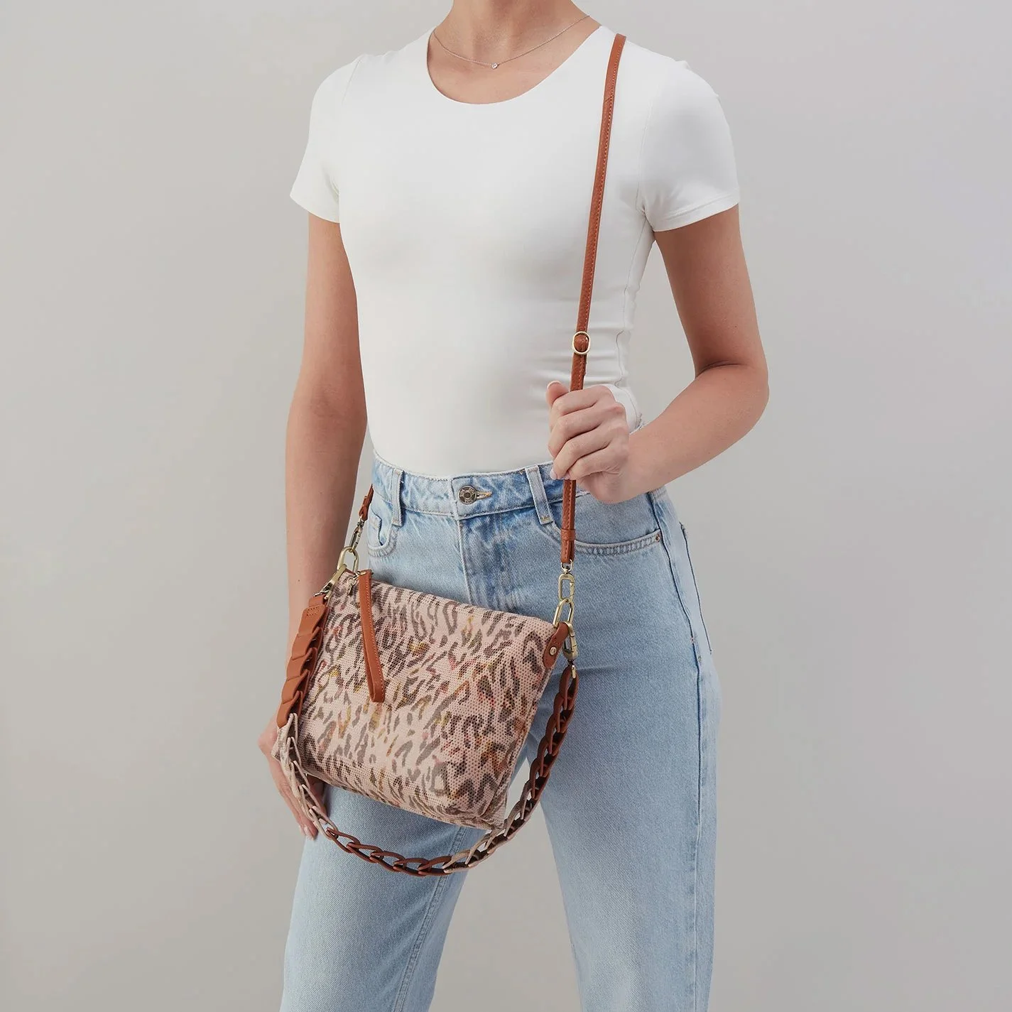 Hobo-kori-crossbody-summer-safari-02.jpg