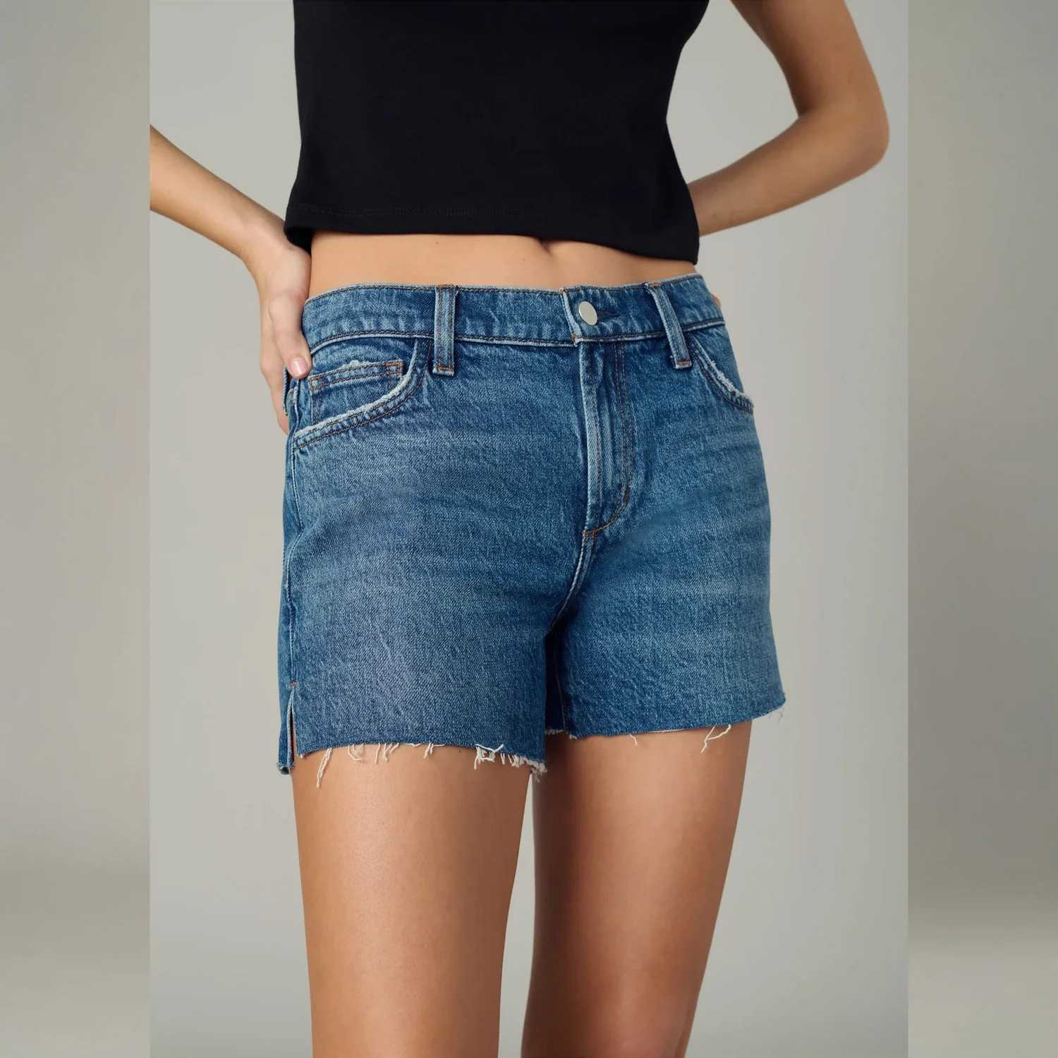 Joe's Jeans the ozzie side slit short in control — Centro