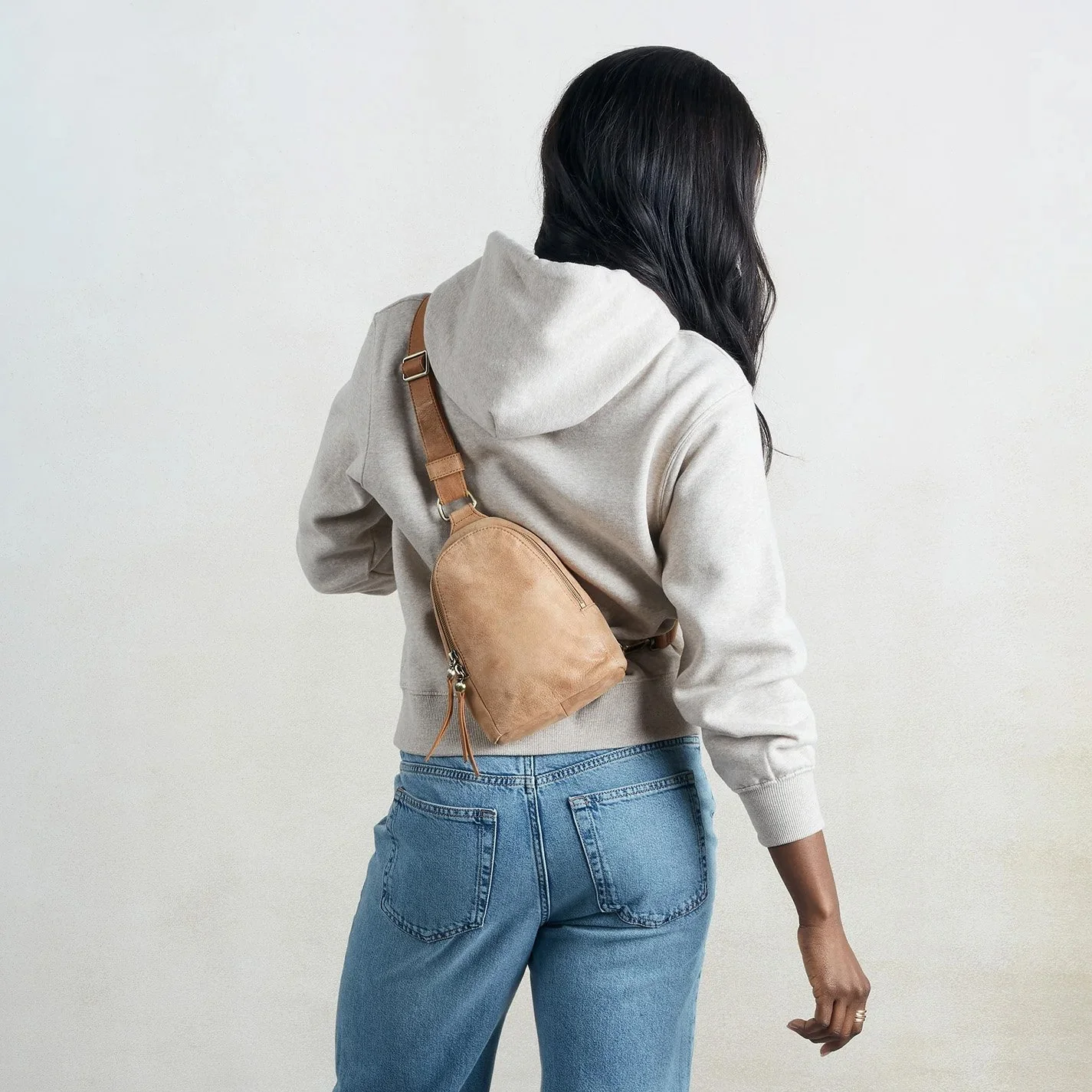 Hobo-fern-sling-bag-whiskey-04.jpg