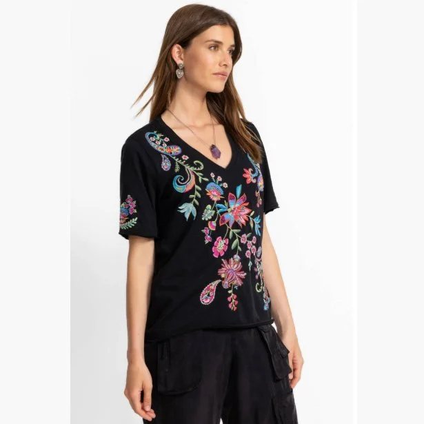 Johnny Was raw hem v-neck tee-karime in black