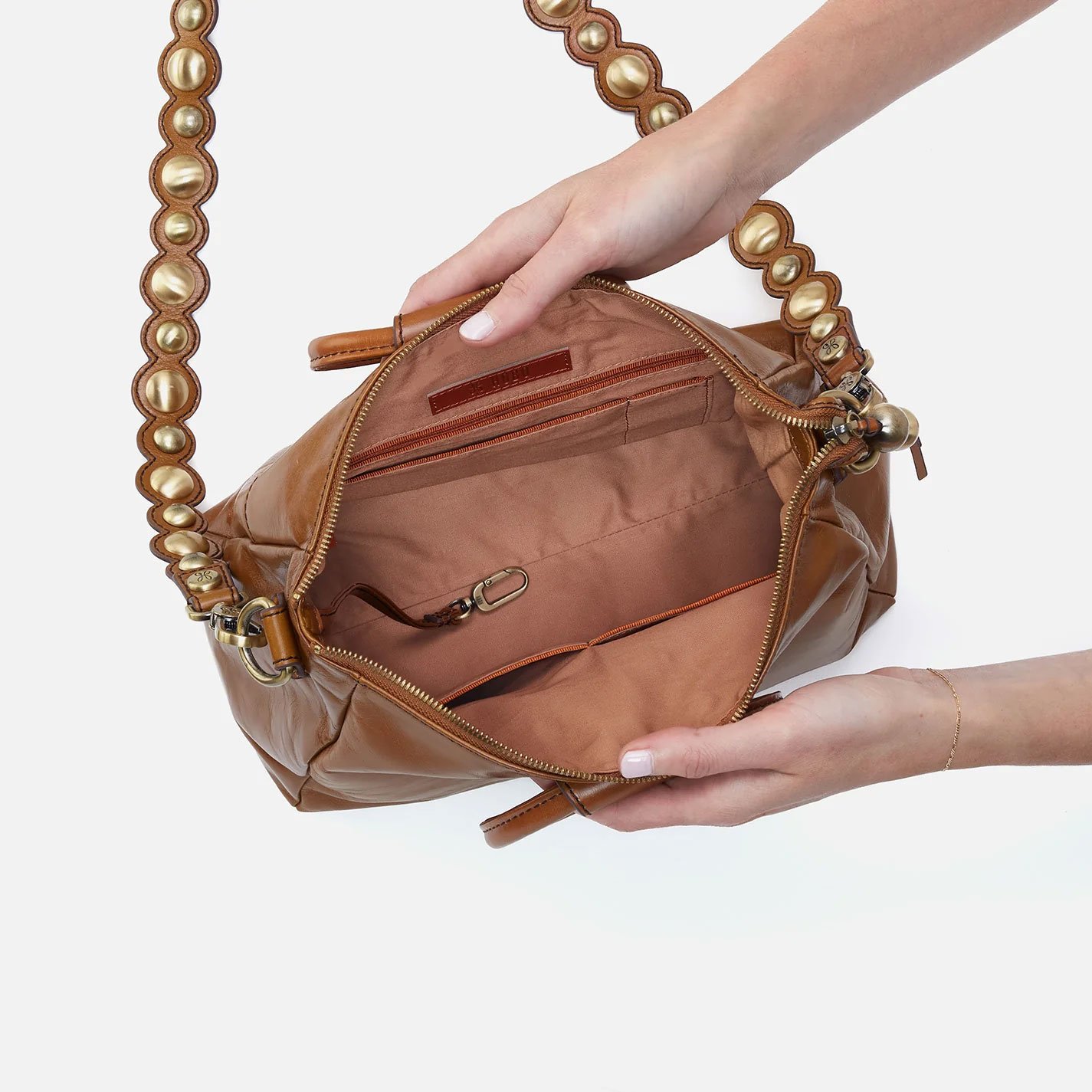 Hobo-sheila-medium-satchel-truffle-03.jpg