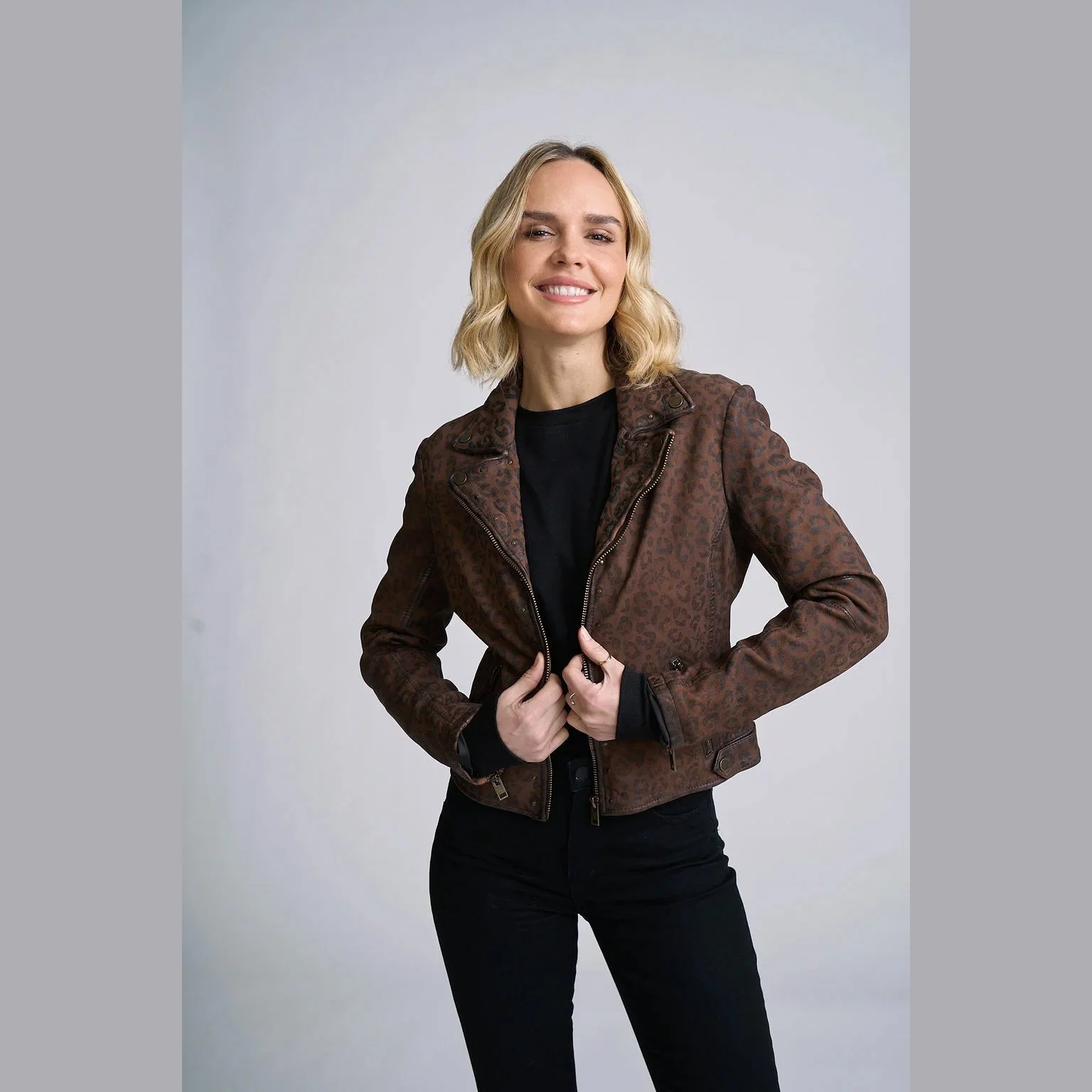 Mauritius-nyxa-rf-suede-jacket-with-animal-print-whiskey-01.jpg