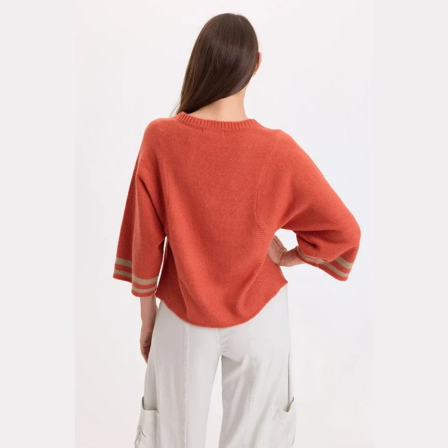 Wearables-jasper-racing-stripe-sweater-roulette-04.jpg
