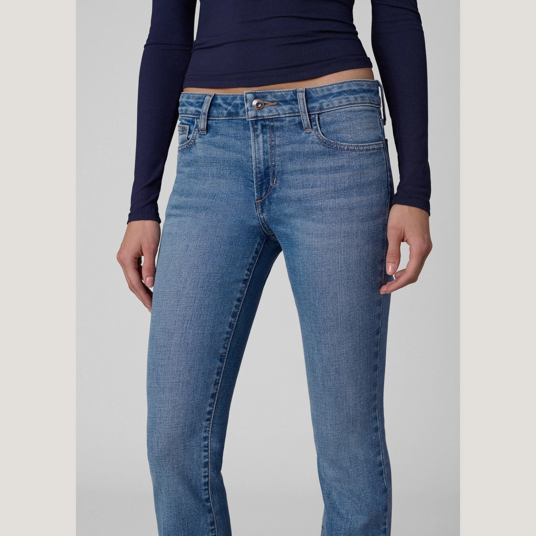 Joes-Jeans-naomi-90s-bootcut-rooftop-05.jpg