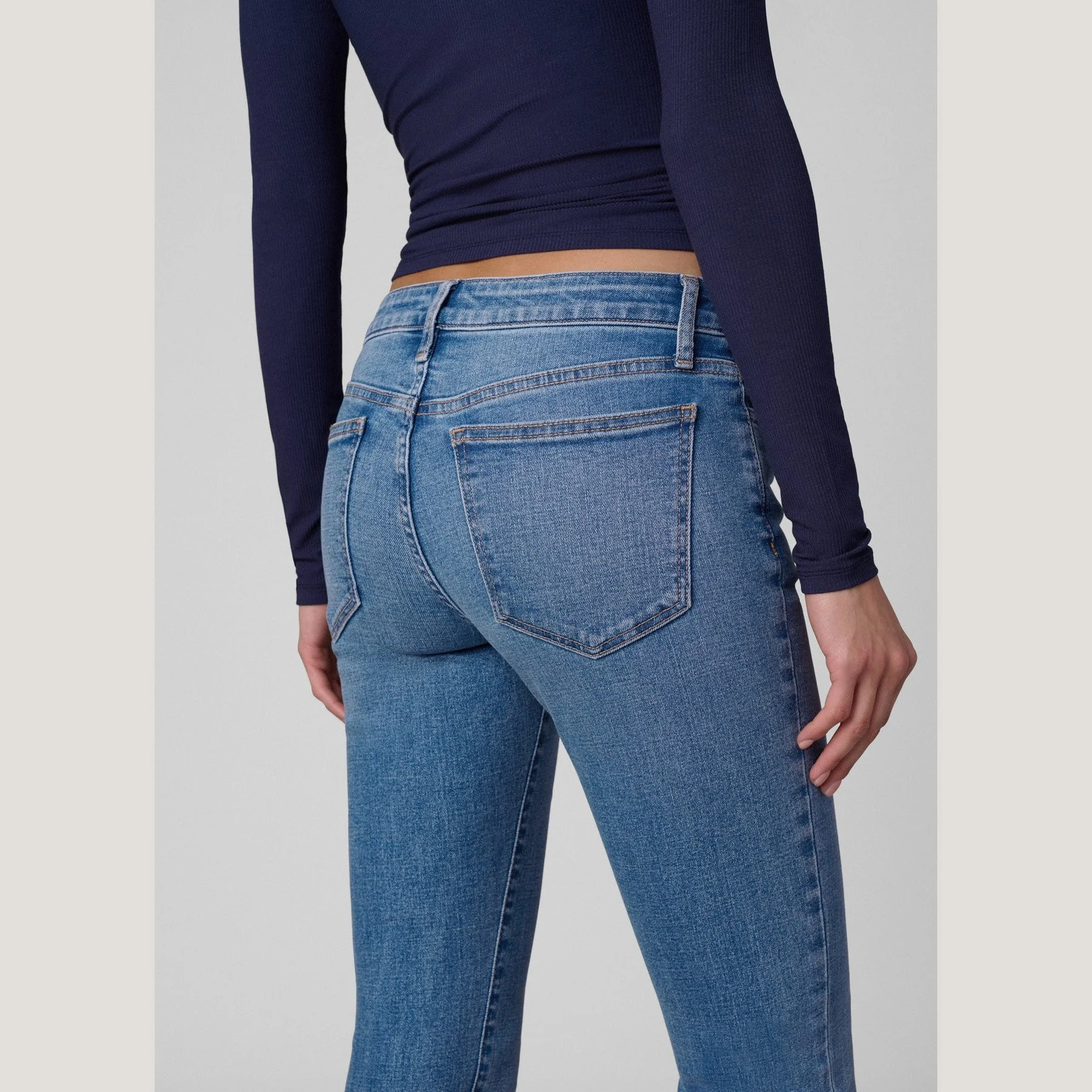 Joes-Jeans-naomi-90s-bootcut-rooftop-06.jpg