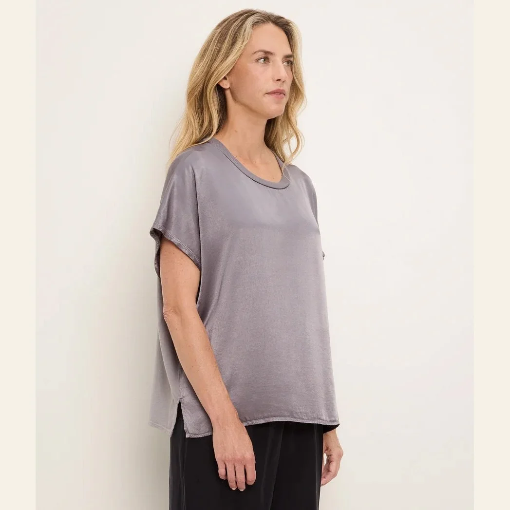 Michael-Stars-flow-satin-tee-thunder-02.jpg