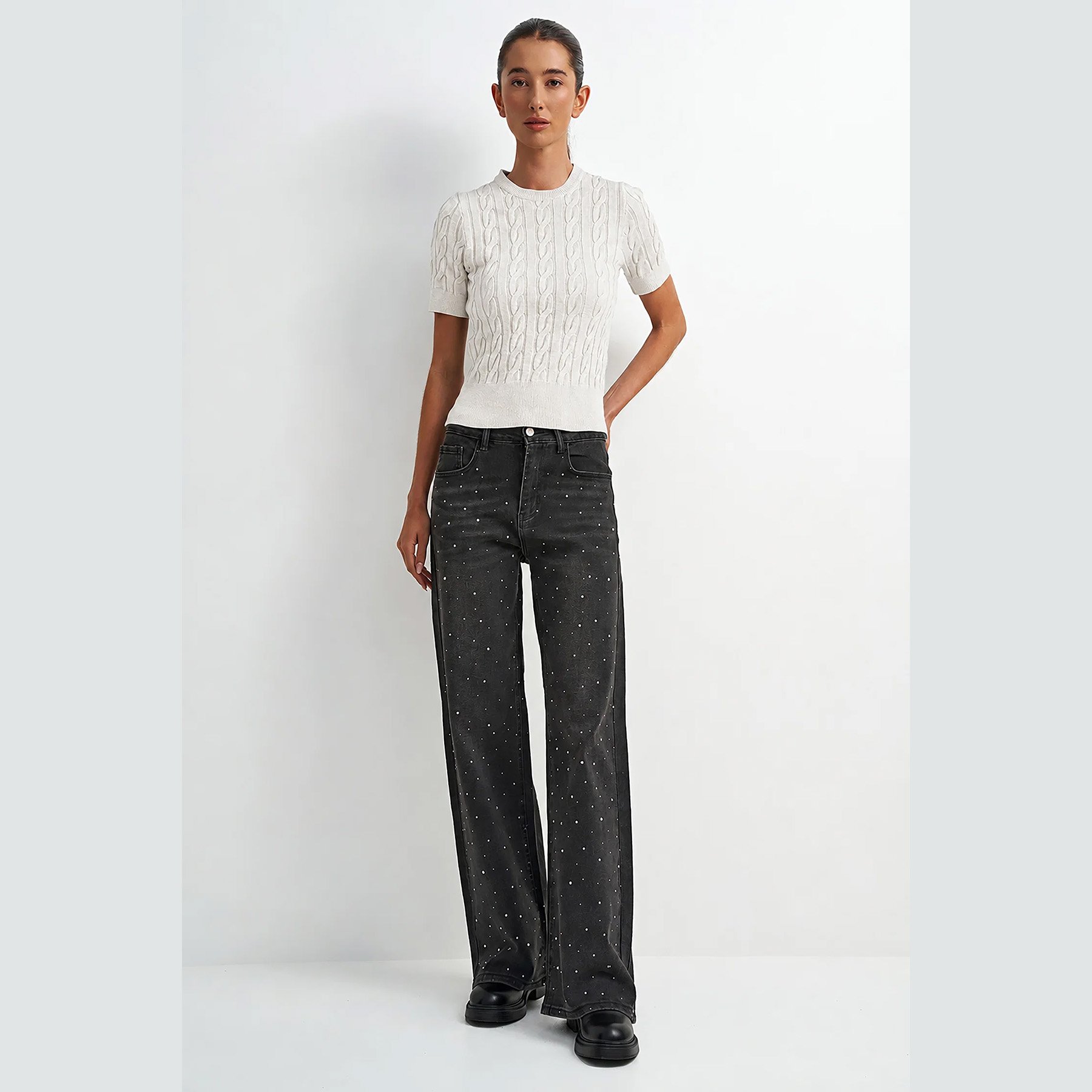 Astrid-timeless-t-cream-03.jpg