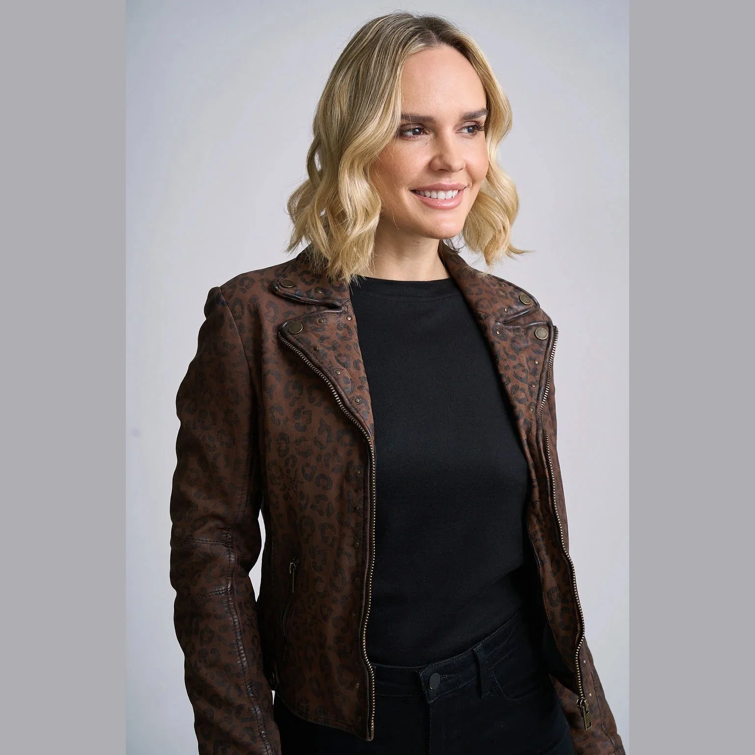 Mauritius-nyxa-rf-suede-jacket-with-animal-print-whiskey-03.jpg