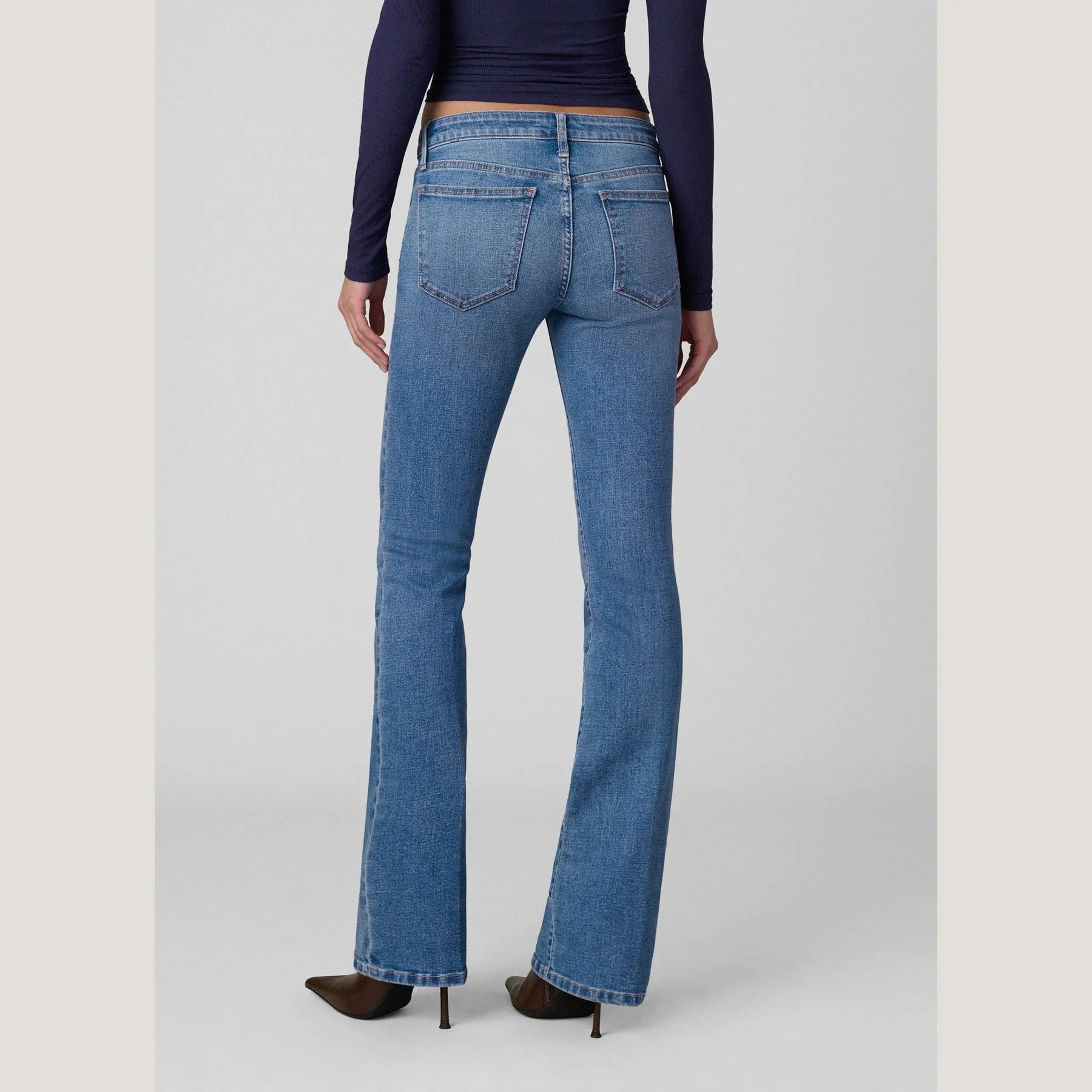 Joes-Jeans-naomi-90s-bootcut-rooftop-04.jpg