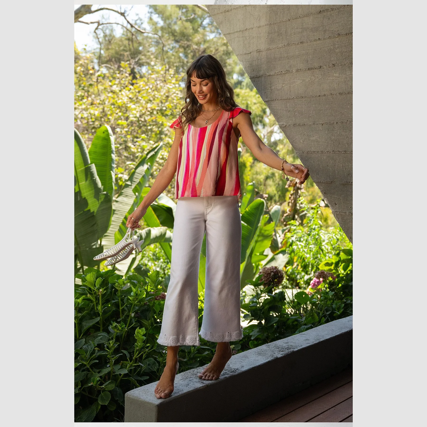 Liverpool-stride-wide-leg-crop-with-embroidered-hem-bright-white-05.jpg