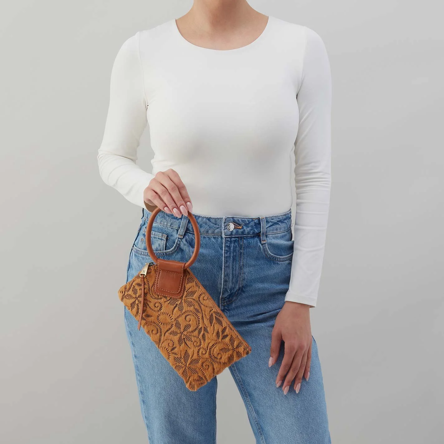 Hobo-Handbags-sable-wristlet-harvest-wheat-02.jpg