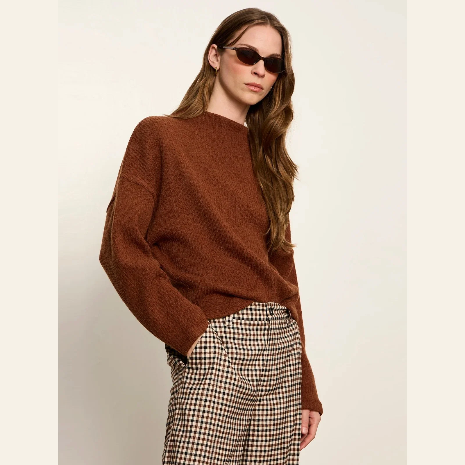 Sanctuary-ribbed-dolman-sweatshirt-burnt-cocoa-01.jpg