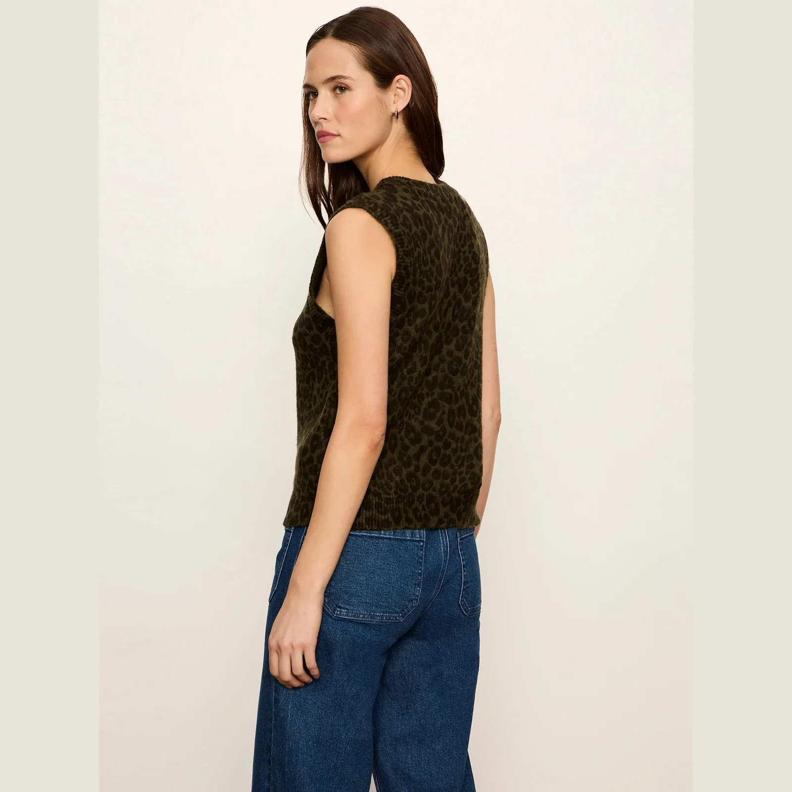 Sanctuary-soft-printed-shell-sweater-kalamata-leopard-03.jpg
