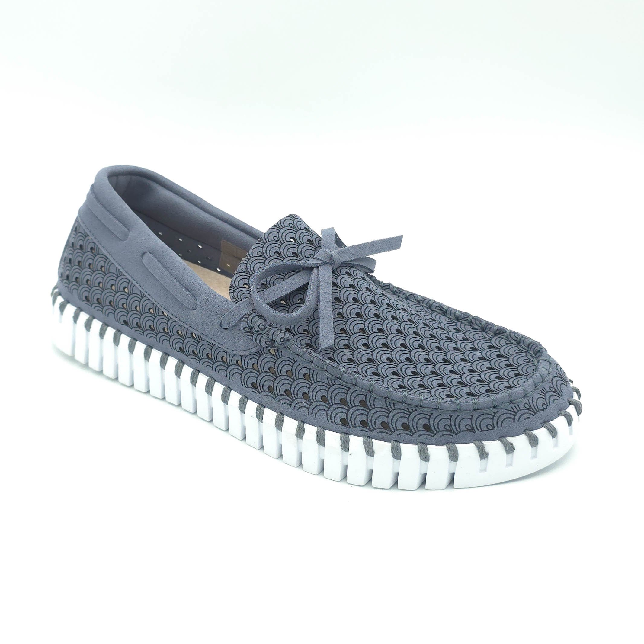 Ilse-Jacobsen-tulip-with-laces-grey-blue-1.jpg