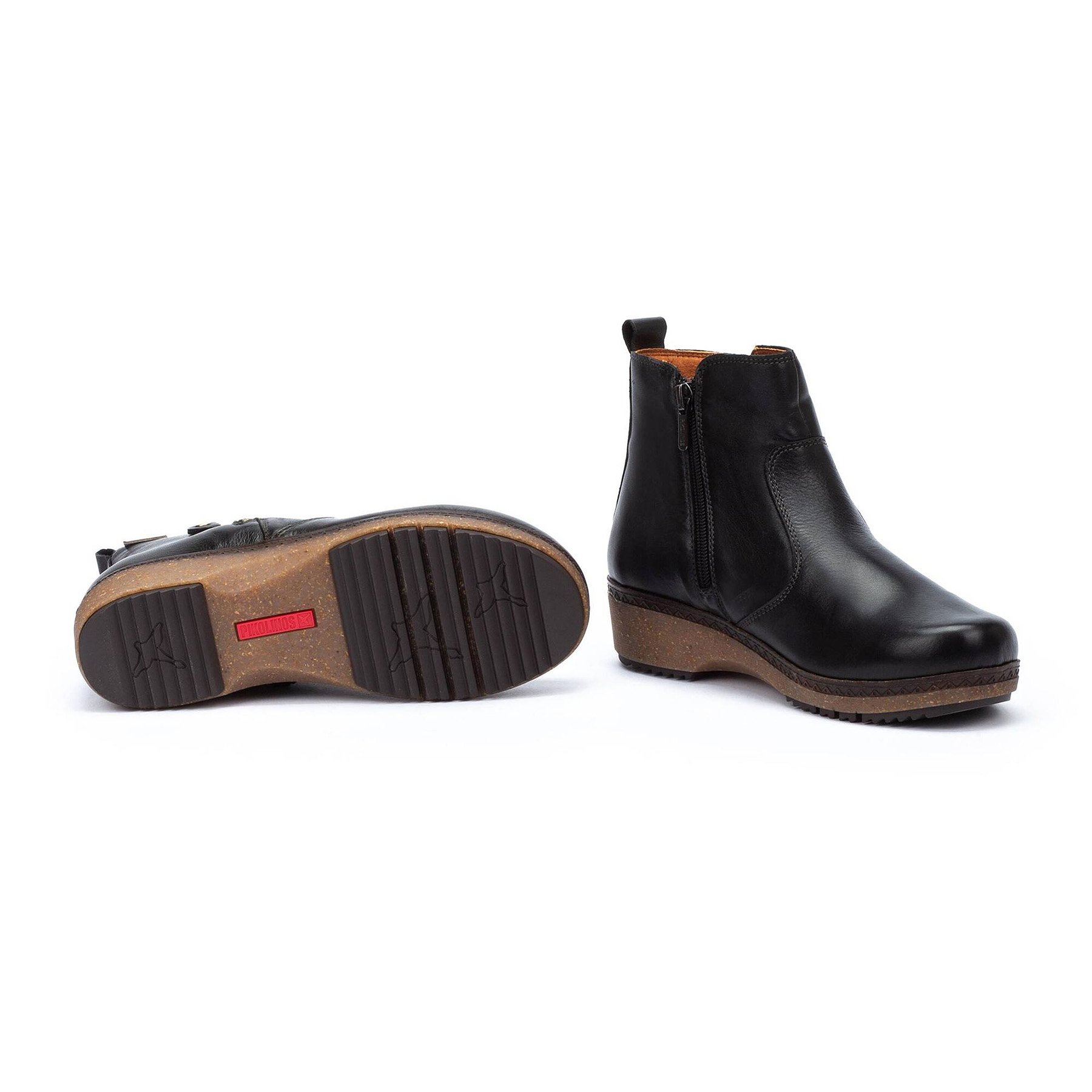 Pikolinos-granada-ankle-boot-black-05.jpg