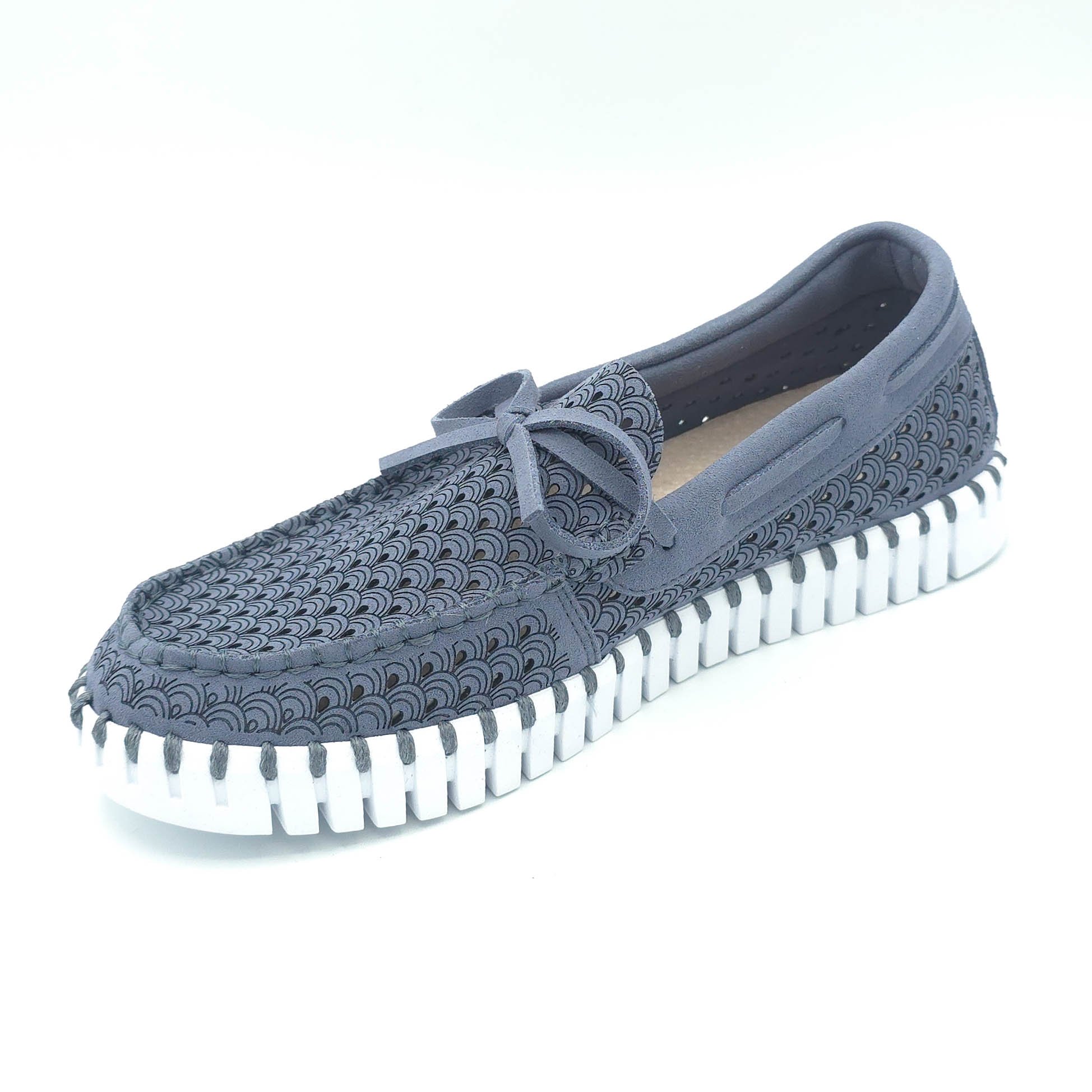 Ilse-Jacobsen-tulip-with-laces-grey-blue-2.jpg