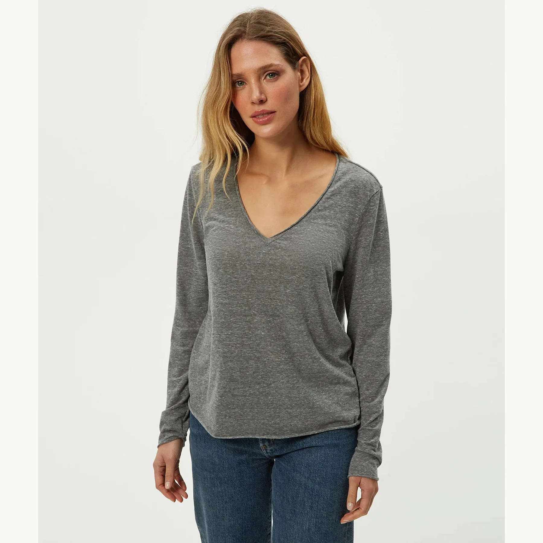 Michael-Stars-kailee-vneck-long-sleeve-tee-charcoal-01.jpg