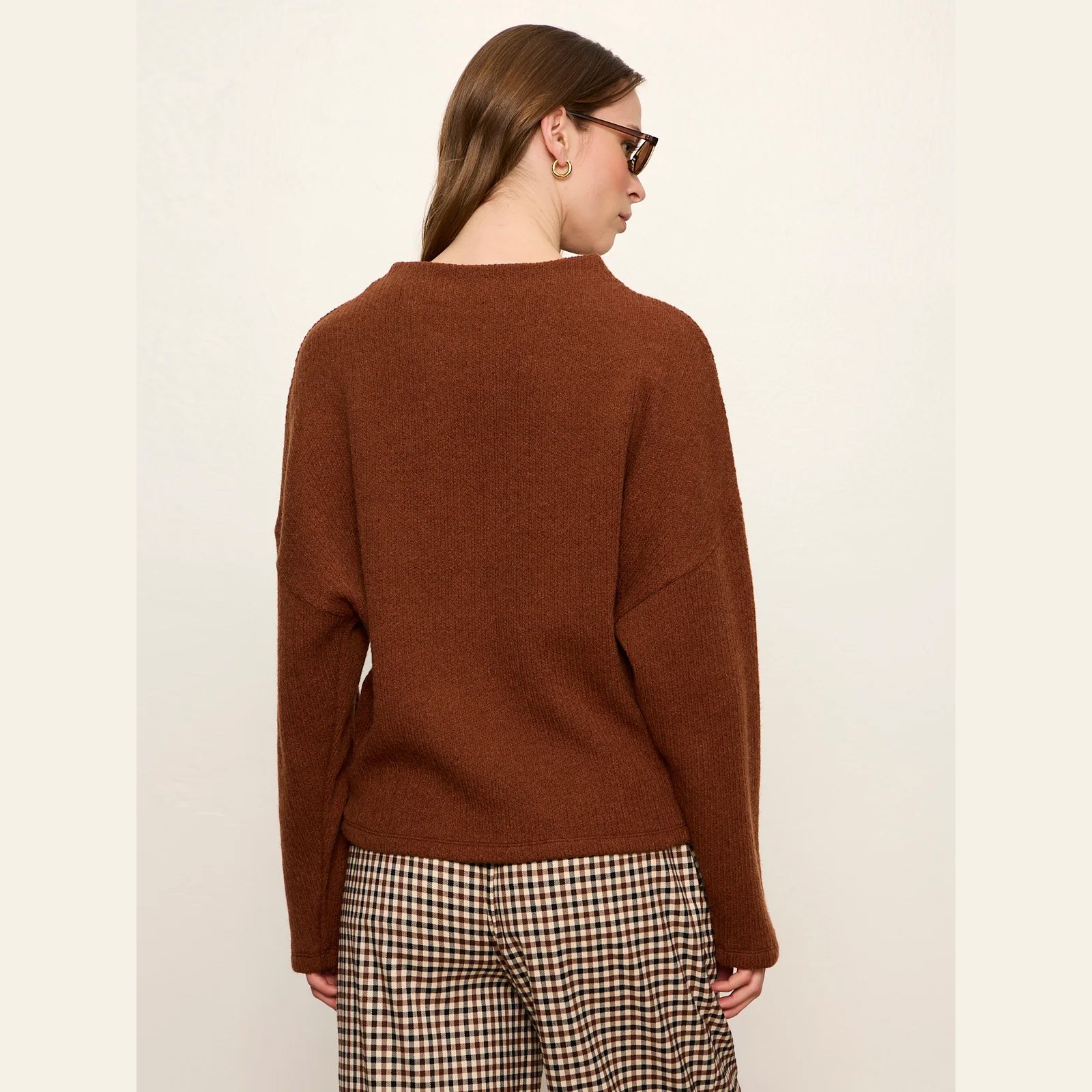 Sanctuary-ribbed-dolman-sweatshirt-burnt-cocoa-04.jpg