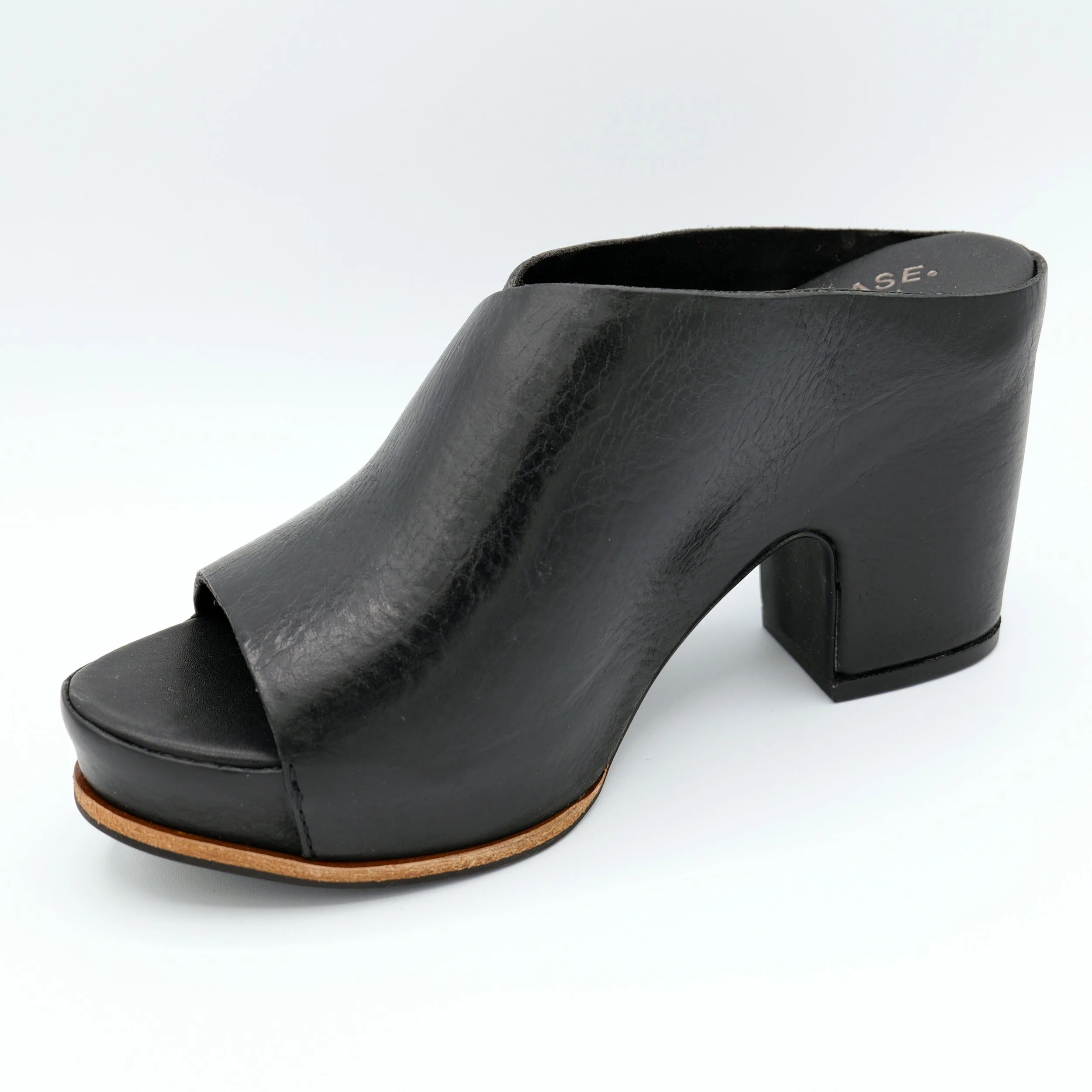The stowe heel mule by Kork Ease in black leather
