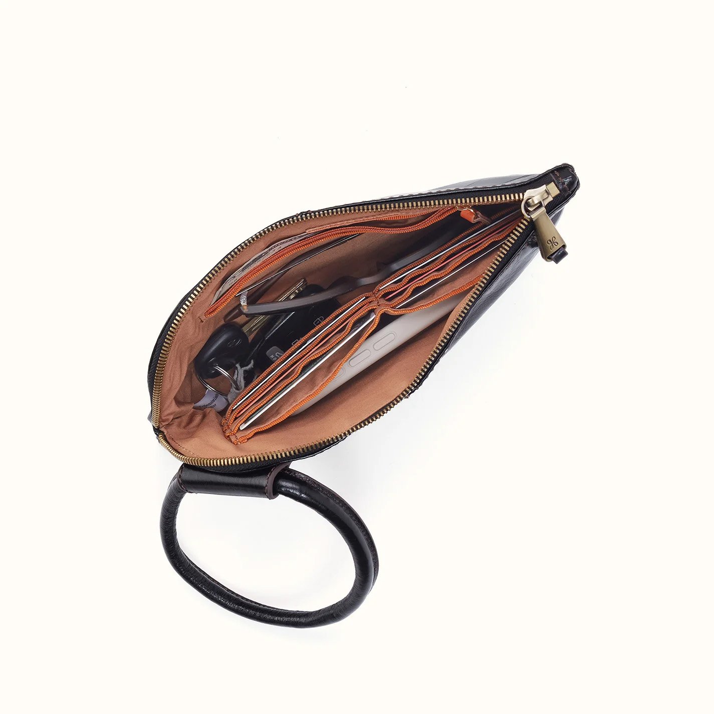 Hobo-sable-wristlet-black-02.jpg