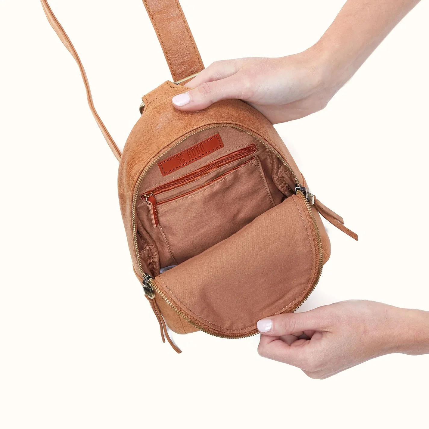 Hobo-fern-sling-bag-whiskey-03.jpg