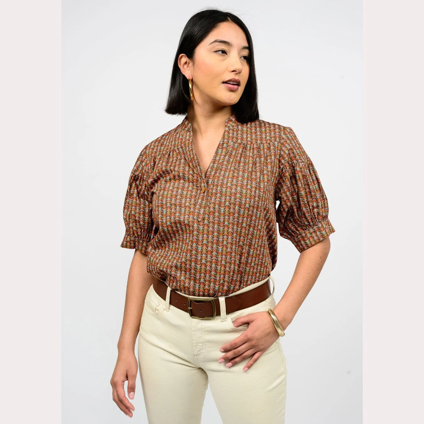 The boomerang popover top by Ivy Jane in brown