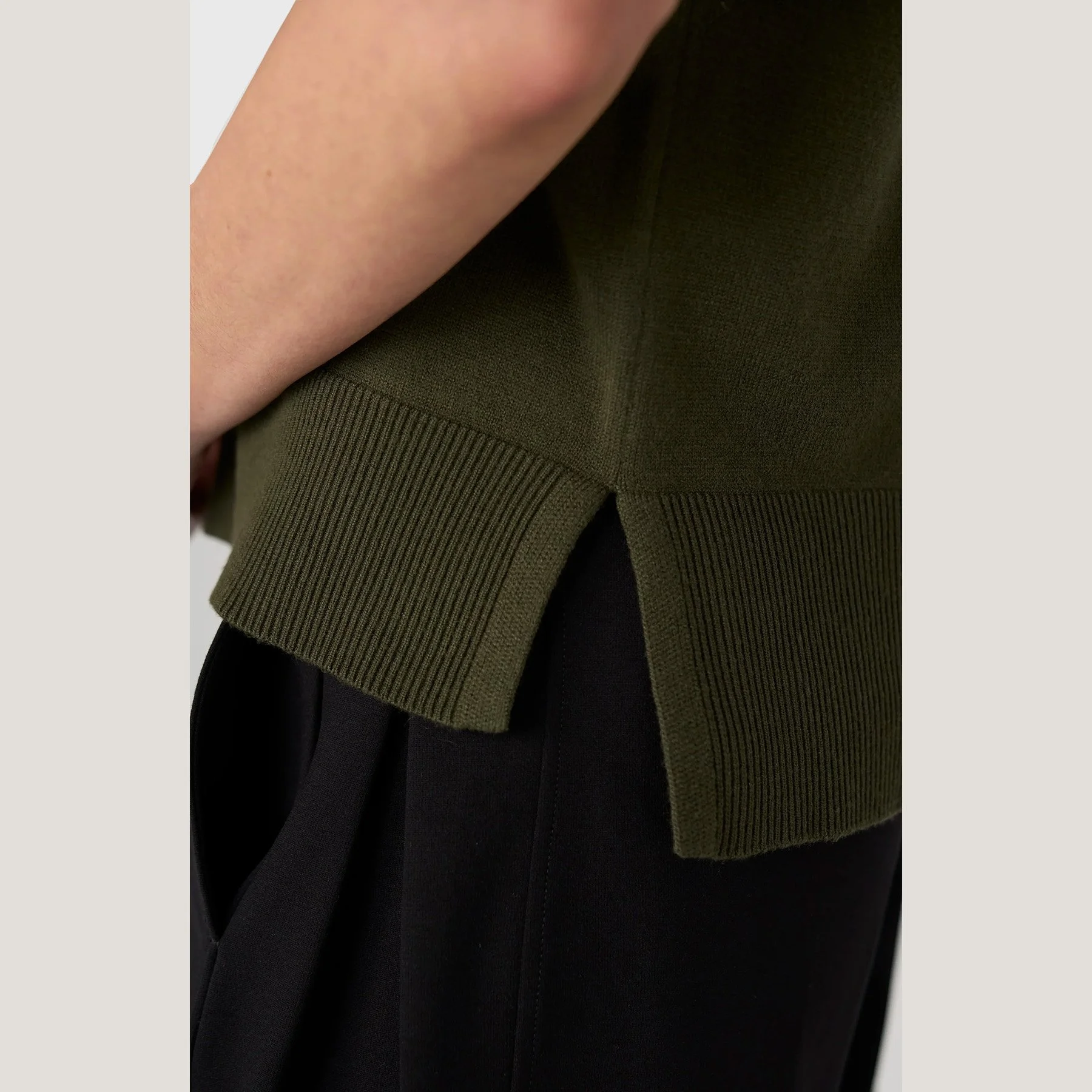 Liverpool-short-sleeve-vneck-popover-dolman-sweater-hunter-green-03.jpg